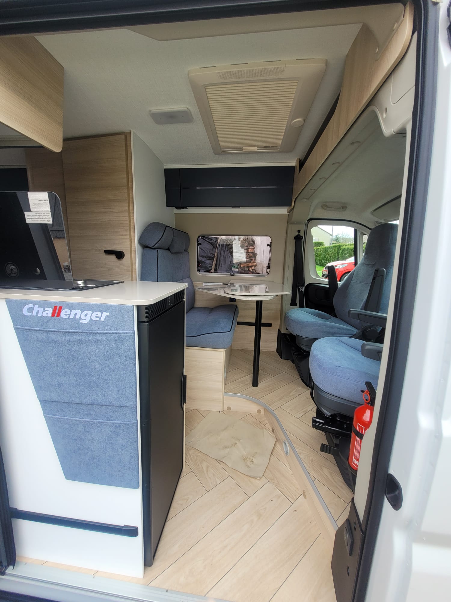 camping-car CHALLENGER V114MAX L BREAK EDITION  intérieur / coin salon