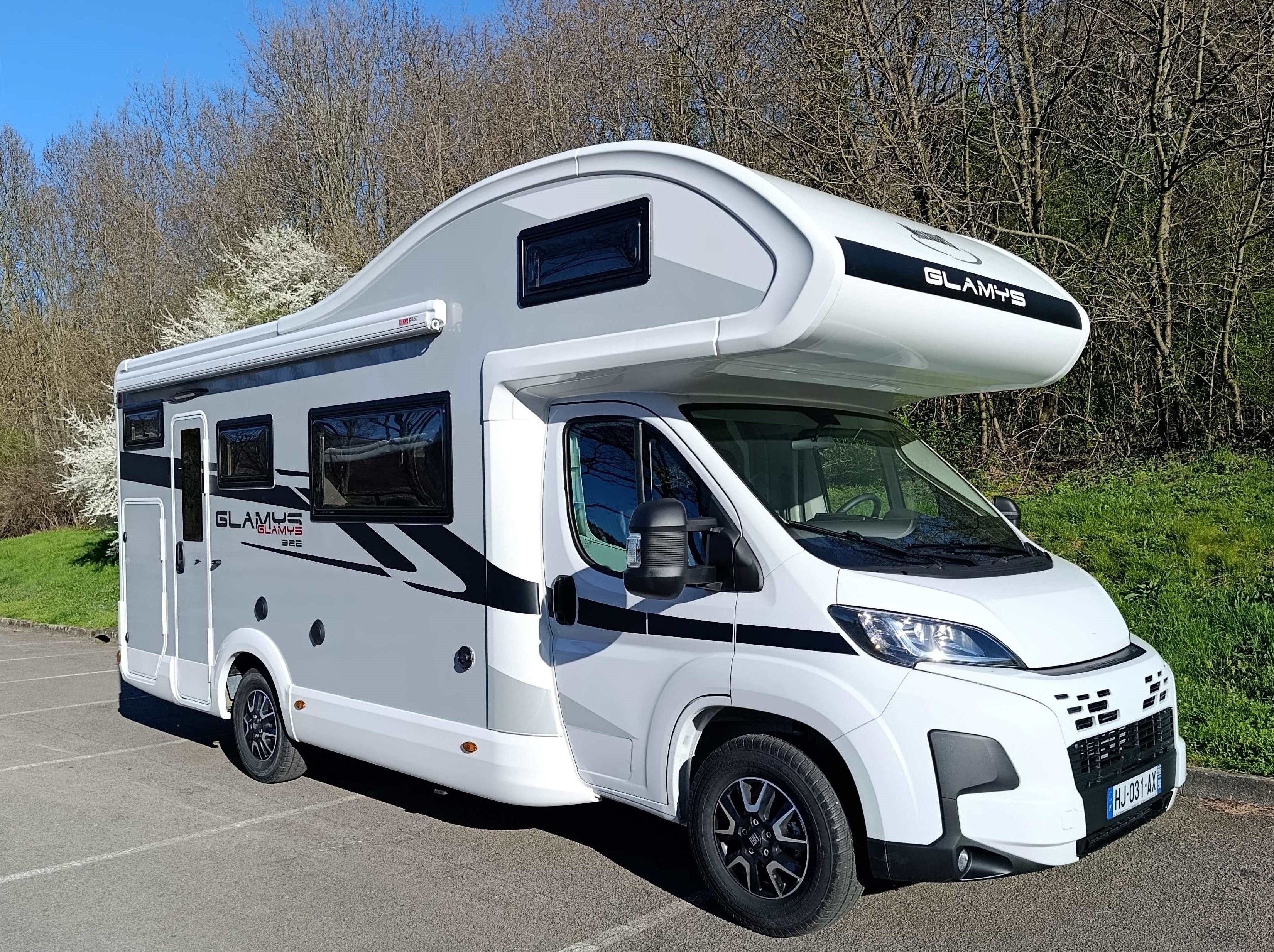 camping-car MC LOUIS GLAMYS 322  extérieur / face avant