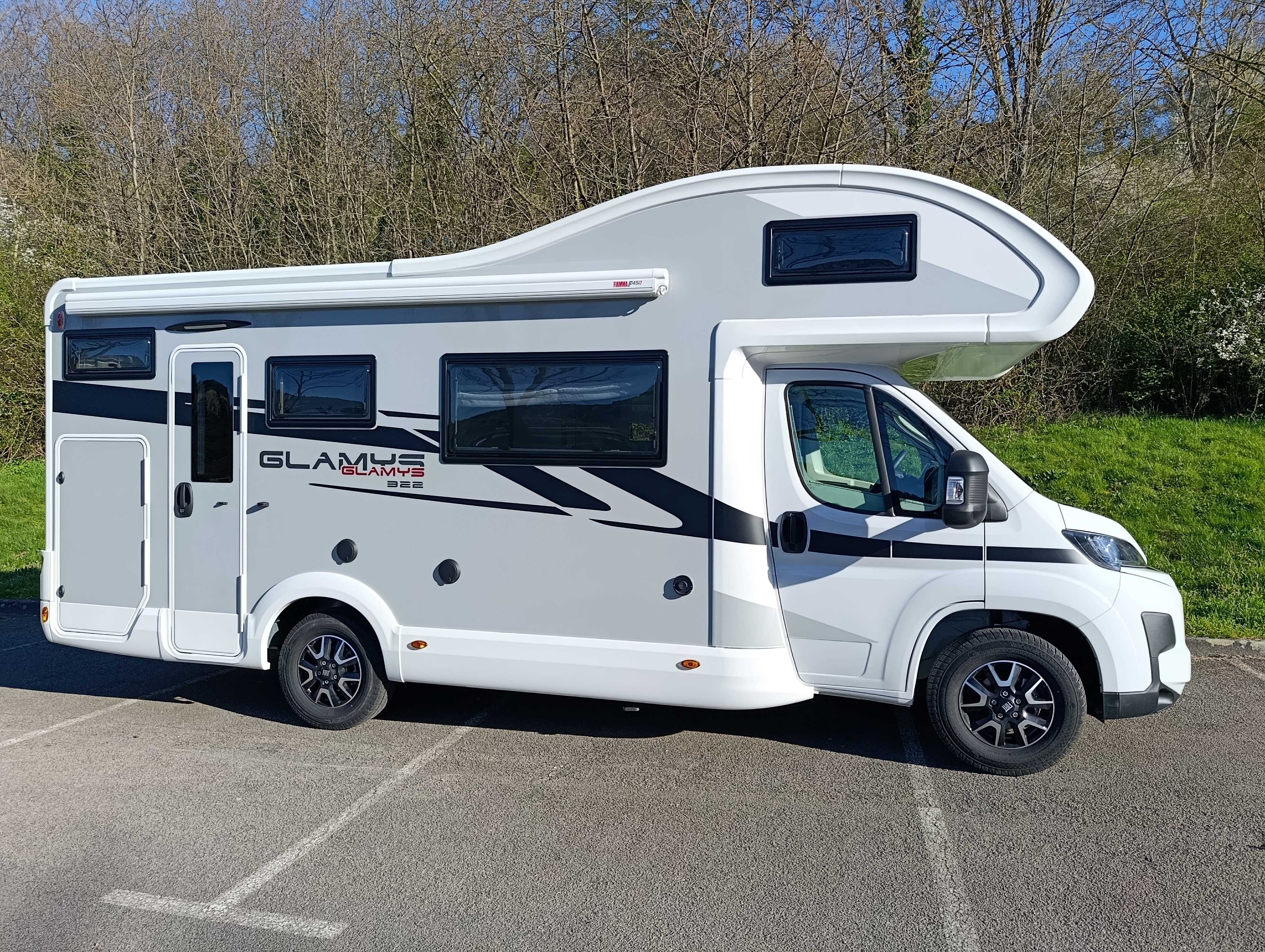 camping-car MC LOUIS GLAMYS 322  extérieur / latéral droit