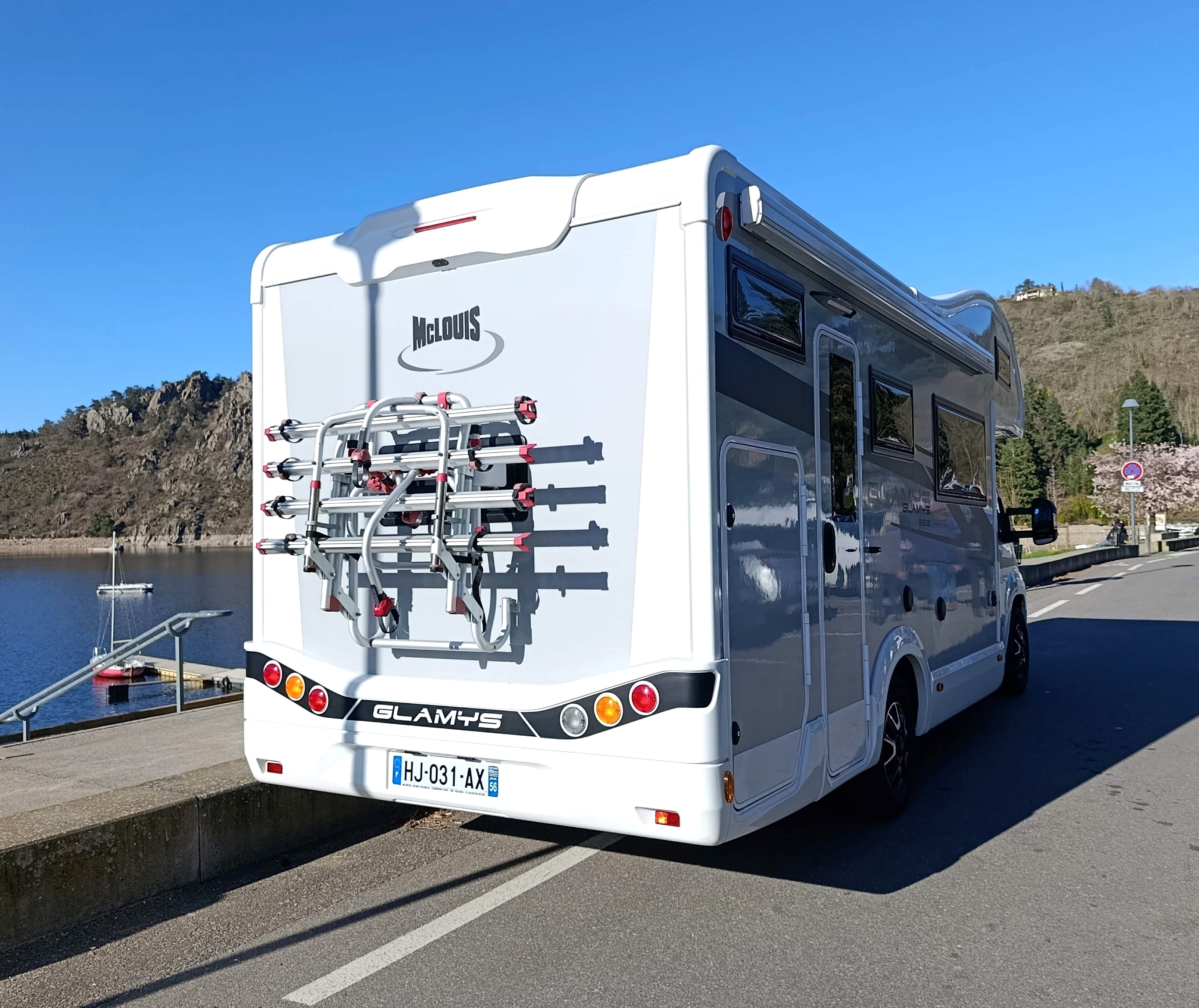 camping-car MC LOUIS GLAMYS 322  extérieur / arrière