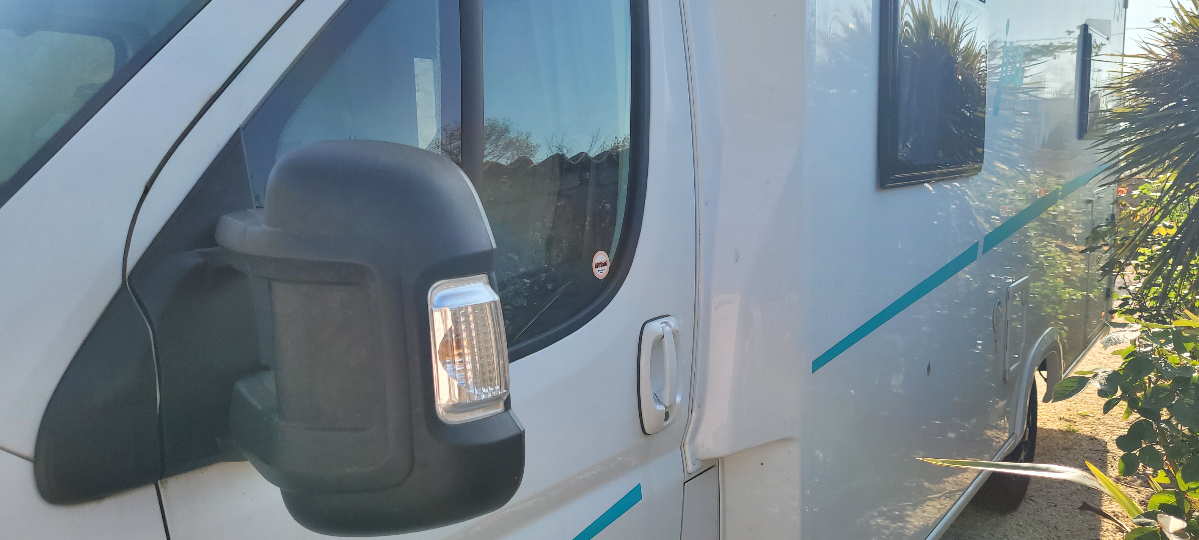 camping-car PILOTE JOA 75Q  extérieur / latéral droit