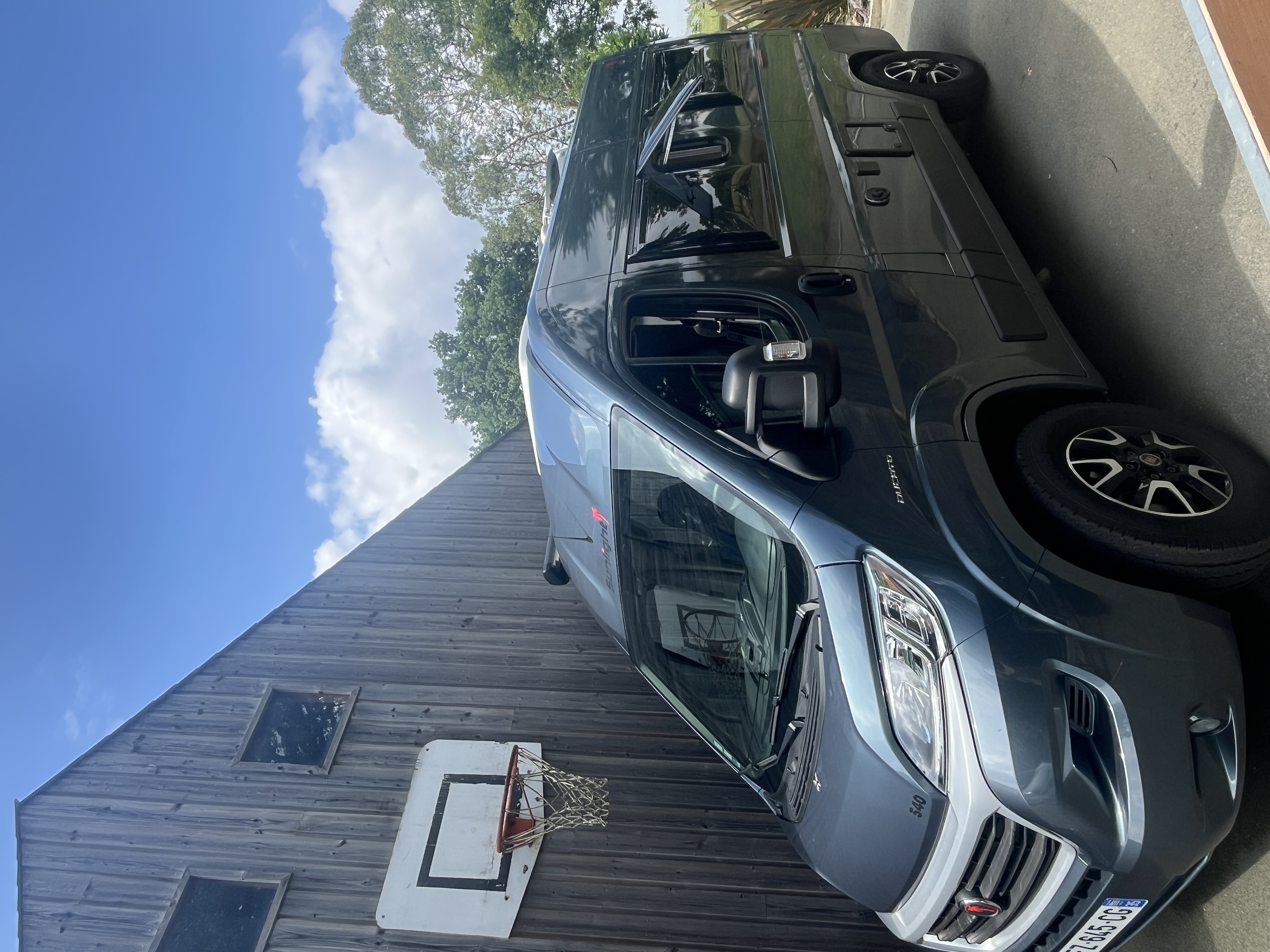 camping-car SUNLIGHT CLIFF CV 540  extérieur / face avant