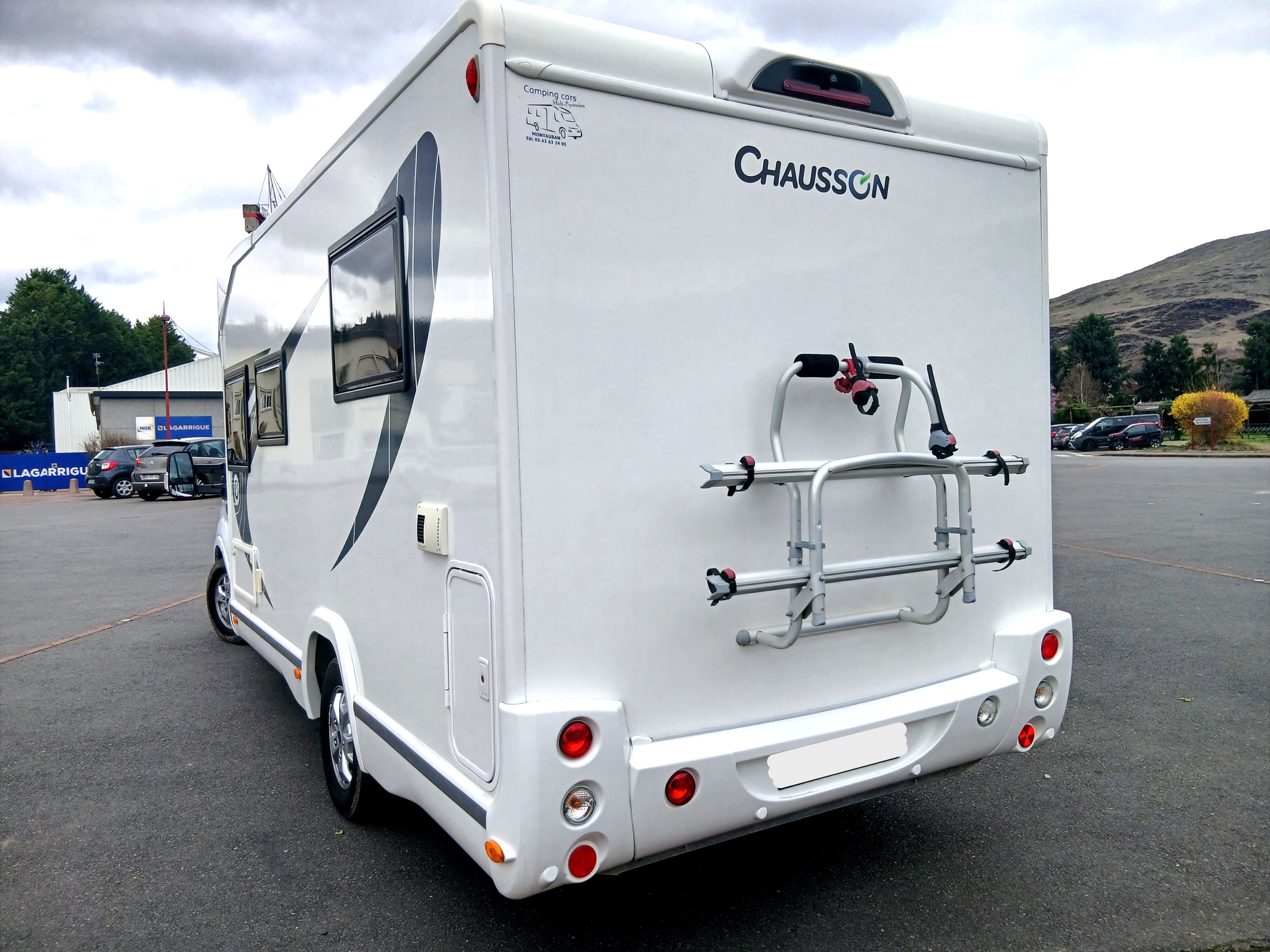 camping-car CHAUSSON   extérieur / arrière