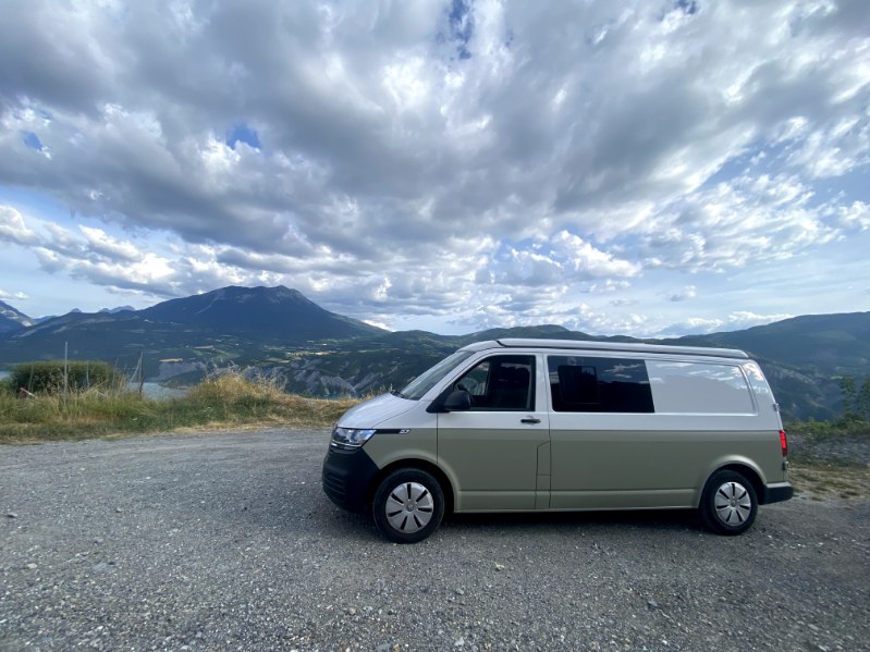 camping-car VOLKSWAGEN TRANSPORTER T6.1  extérieur / latéral gauche