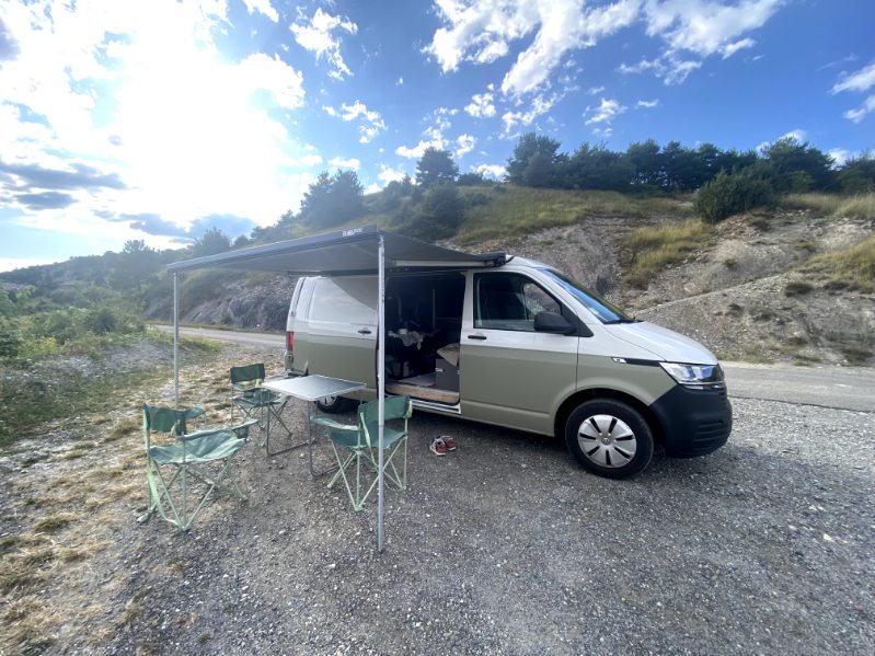 camping-car VOLKSWAGEN TRANSPORTER T6.1  extérieur / latéral droit