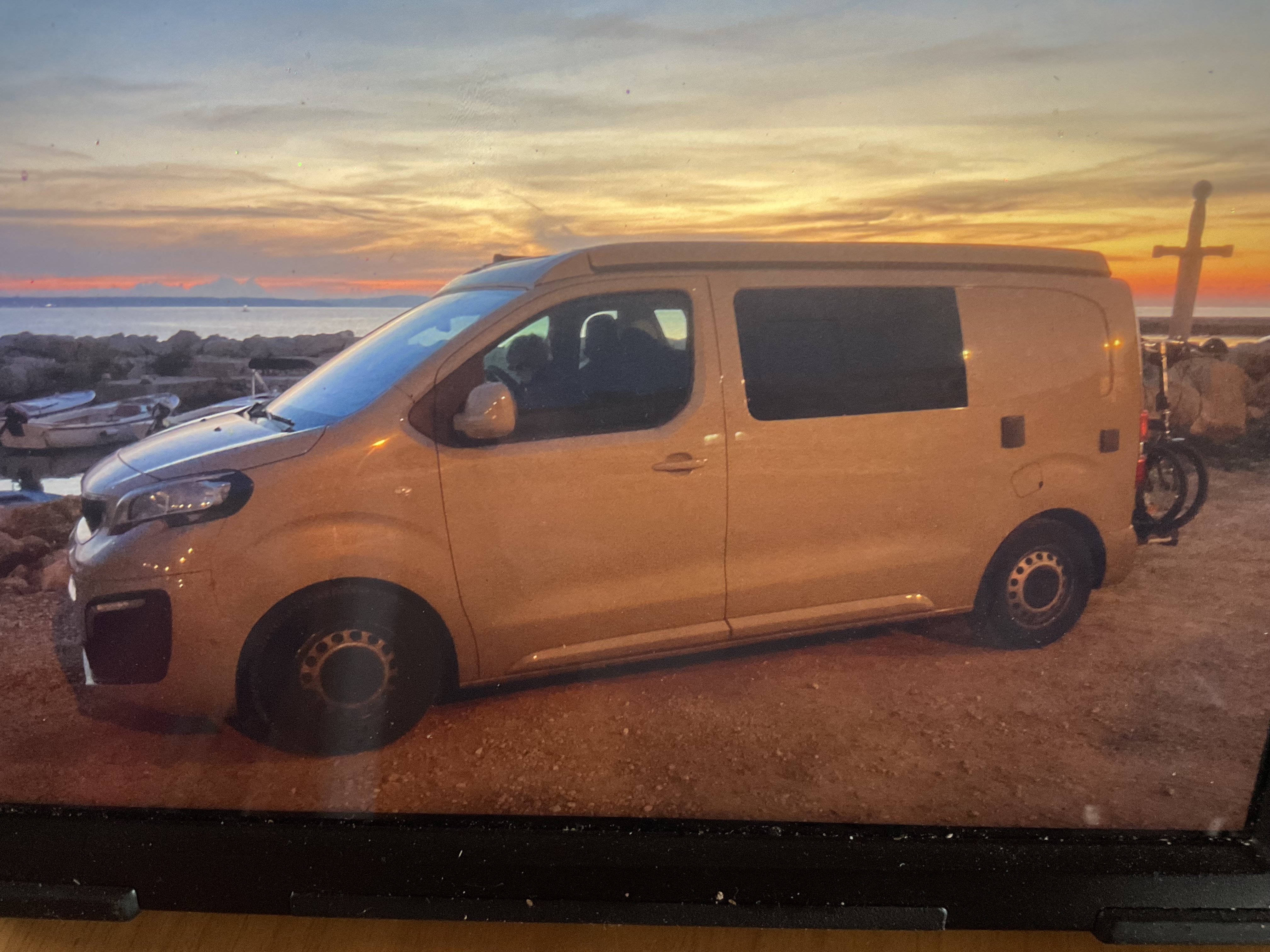 camping-car PEUGEOT EXPERT  extérieur / latéral droit