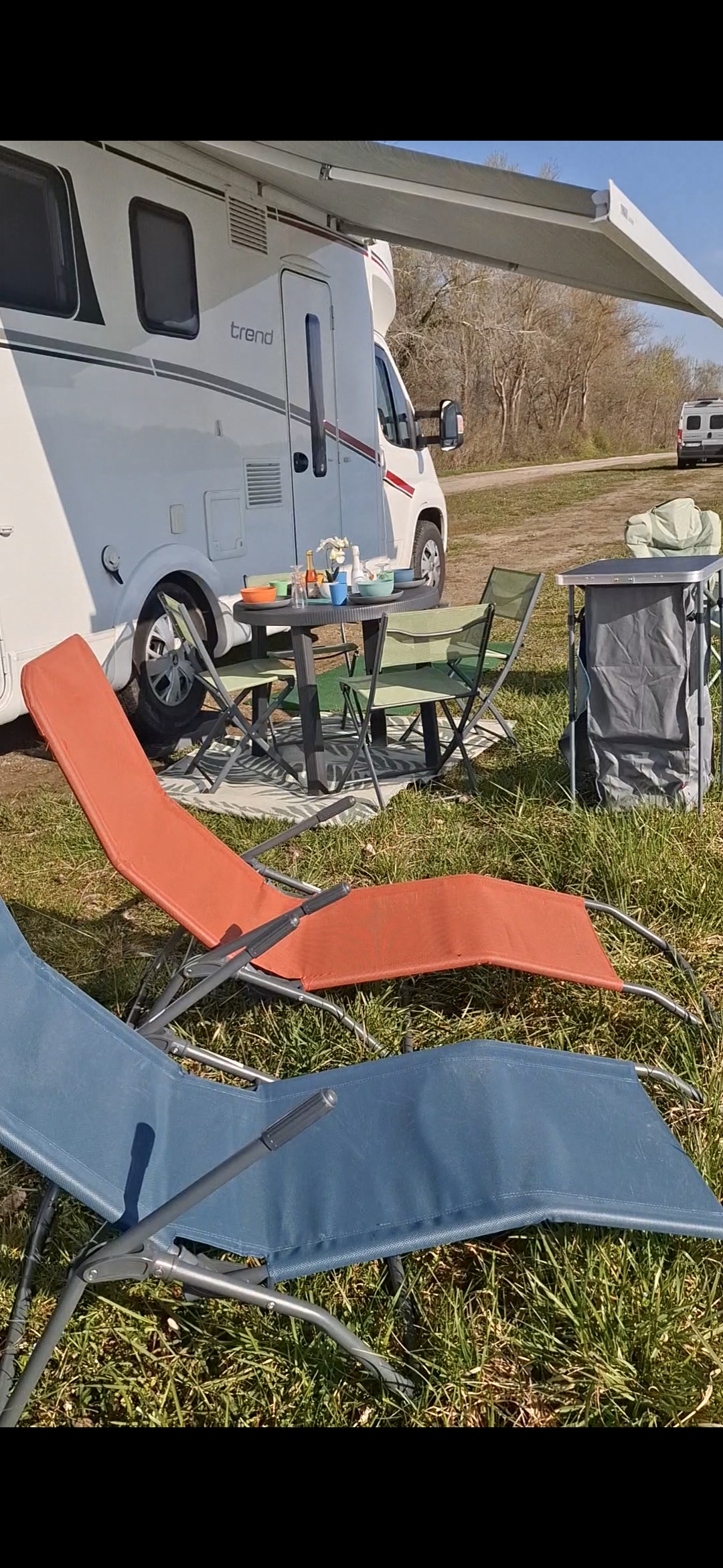 camping-car DETHLEFFS TREND T7057B  extérieur / latéral droit