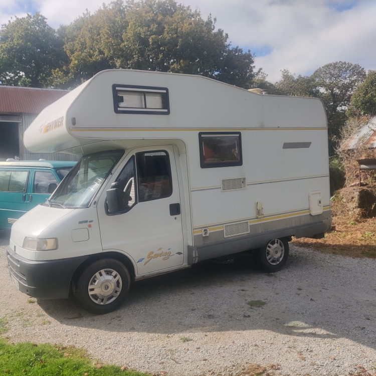 camping-car HYMER SWING COMPACT  extérieur / latéral gauche