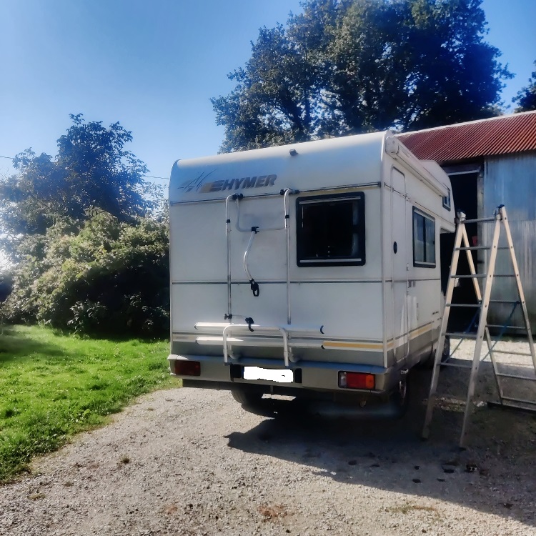 camping-car HYMER SWING COMPACT  extérieur / arrière