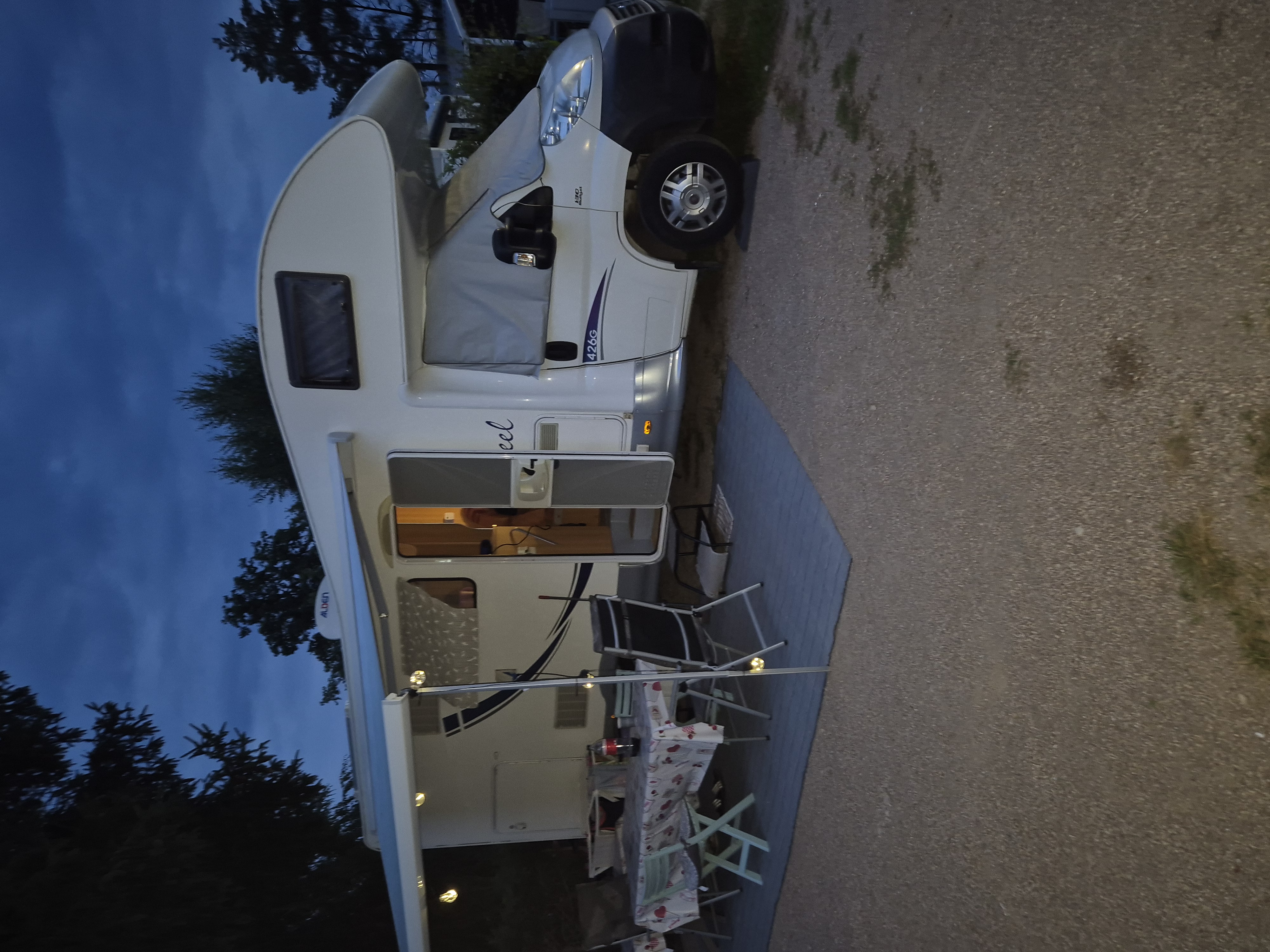 camping-car MC LOUIS STEEL 425  extérieur / latéral droit