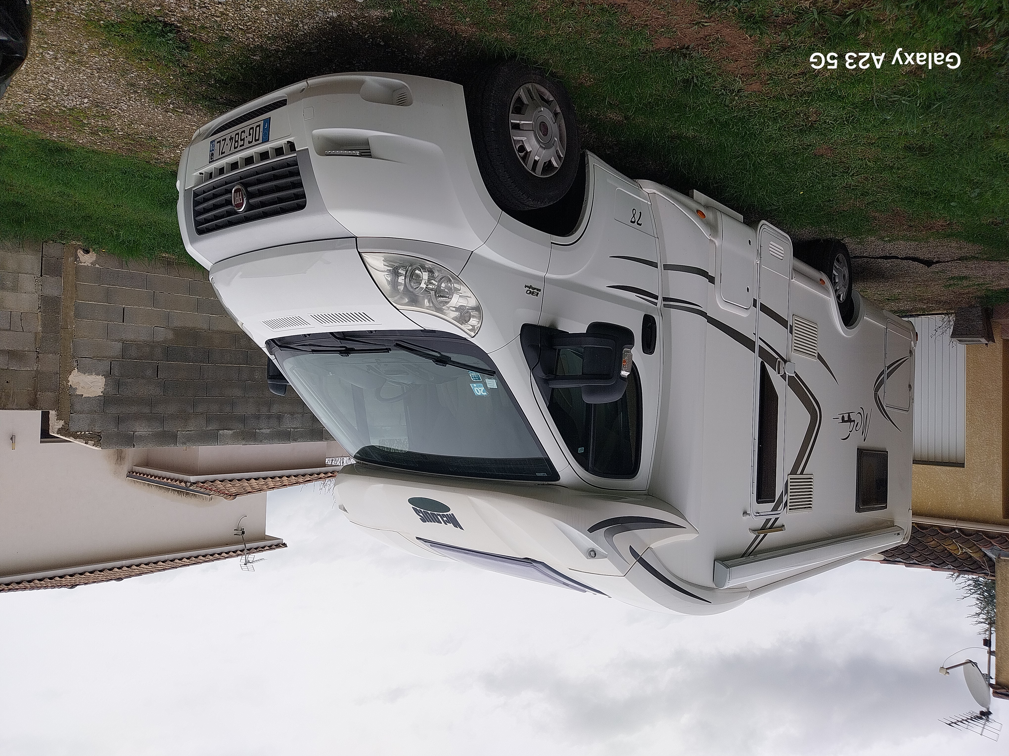 camping-car MC LOUIS 78  extérieur / face avant