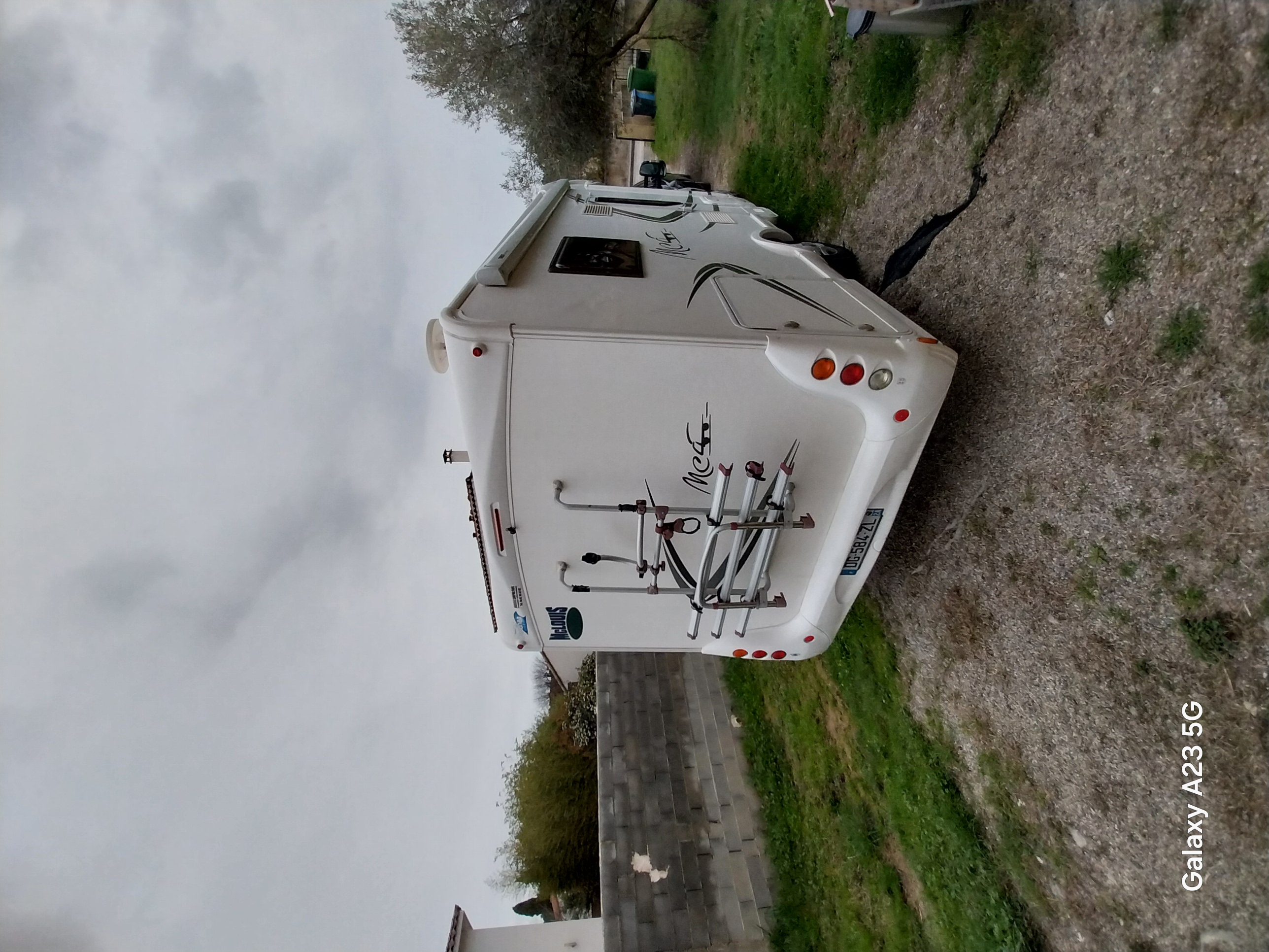 camping-car MC LOUIS 78  extérieur / arrière