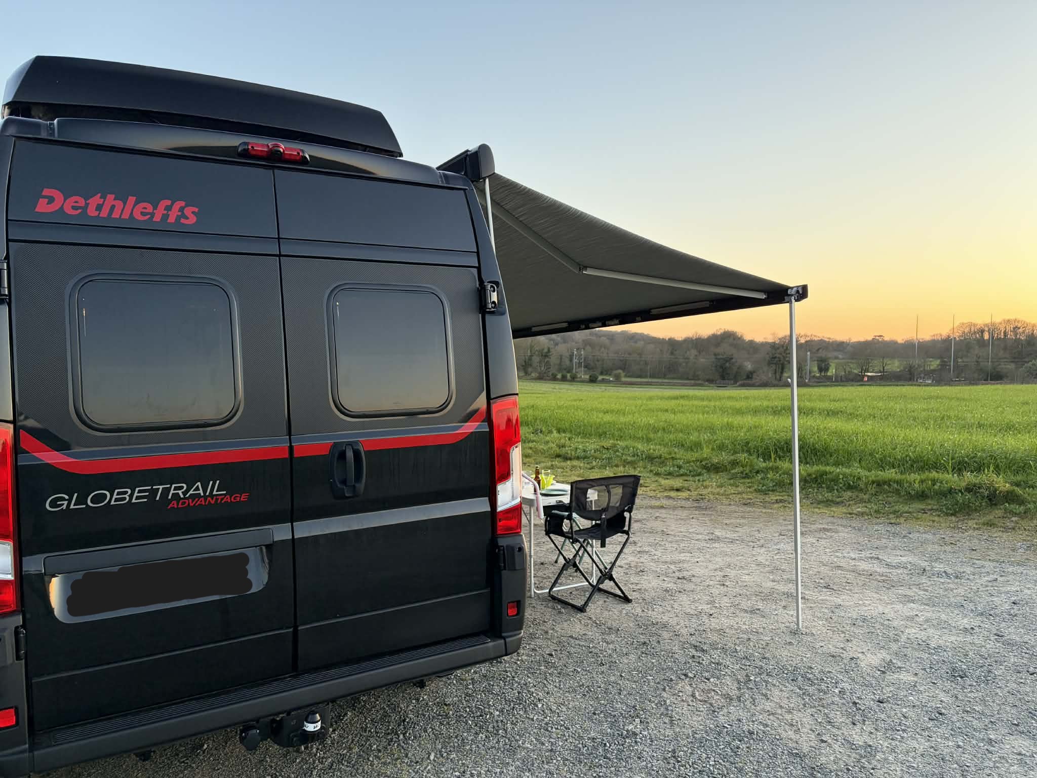 camping-car DETHLEFFS GLOBETRAIL ADVANTAGE 600 DS  extérieur / arrière