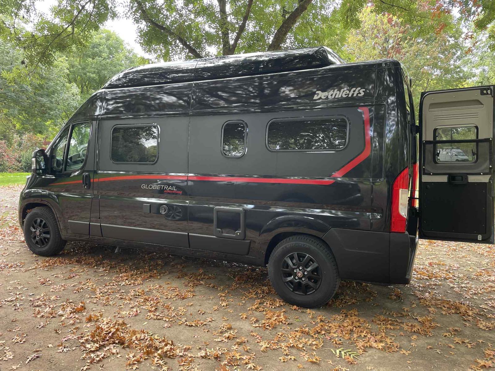 camping-car DETHLEFFS GLOBETRAIL ADVANTAGE 600 DS  extérieur / latéral gauche