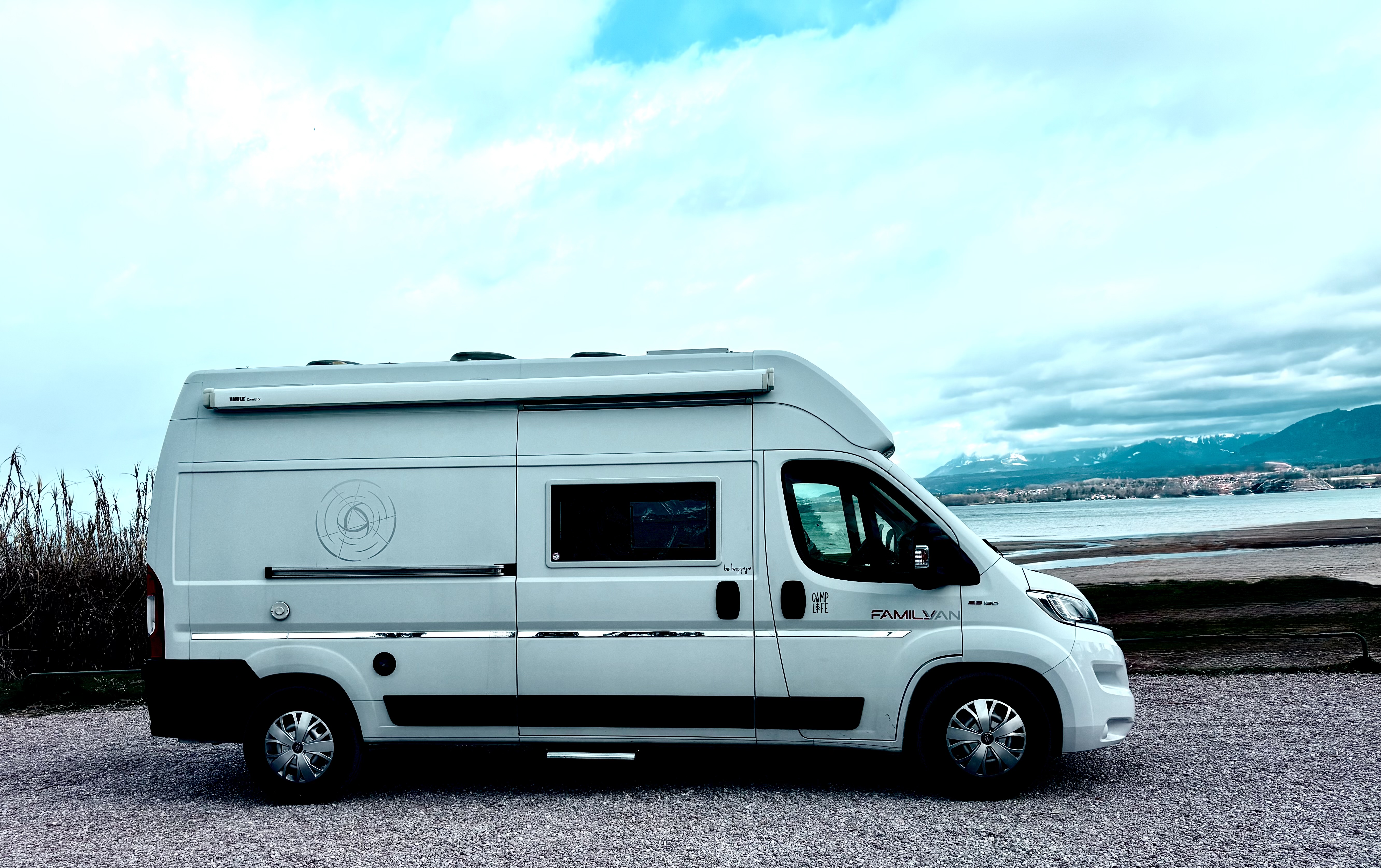 camping-car CAMPEREVE FAMILYVAN  extérieur / face avant