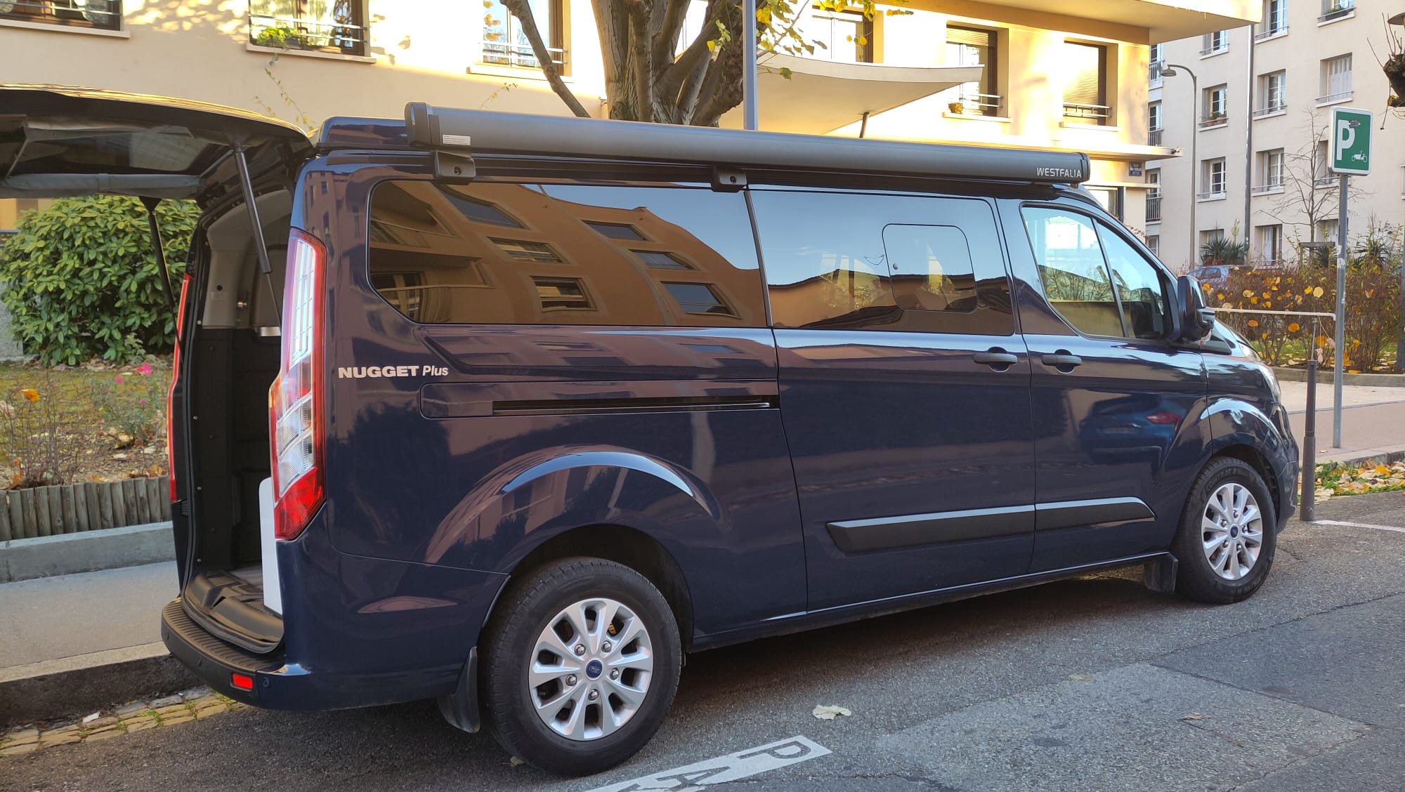 camping-car WESTFALIA NUGGET PLUS  extérieur / latéral droit