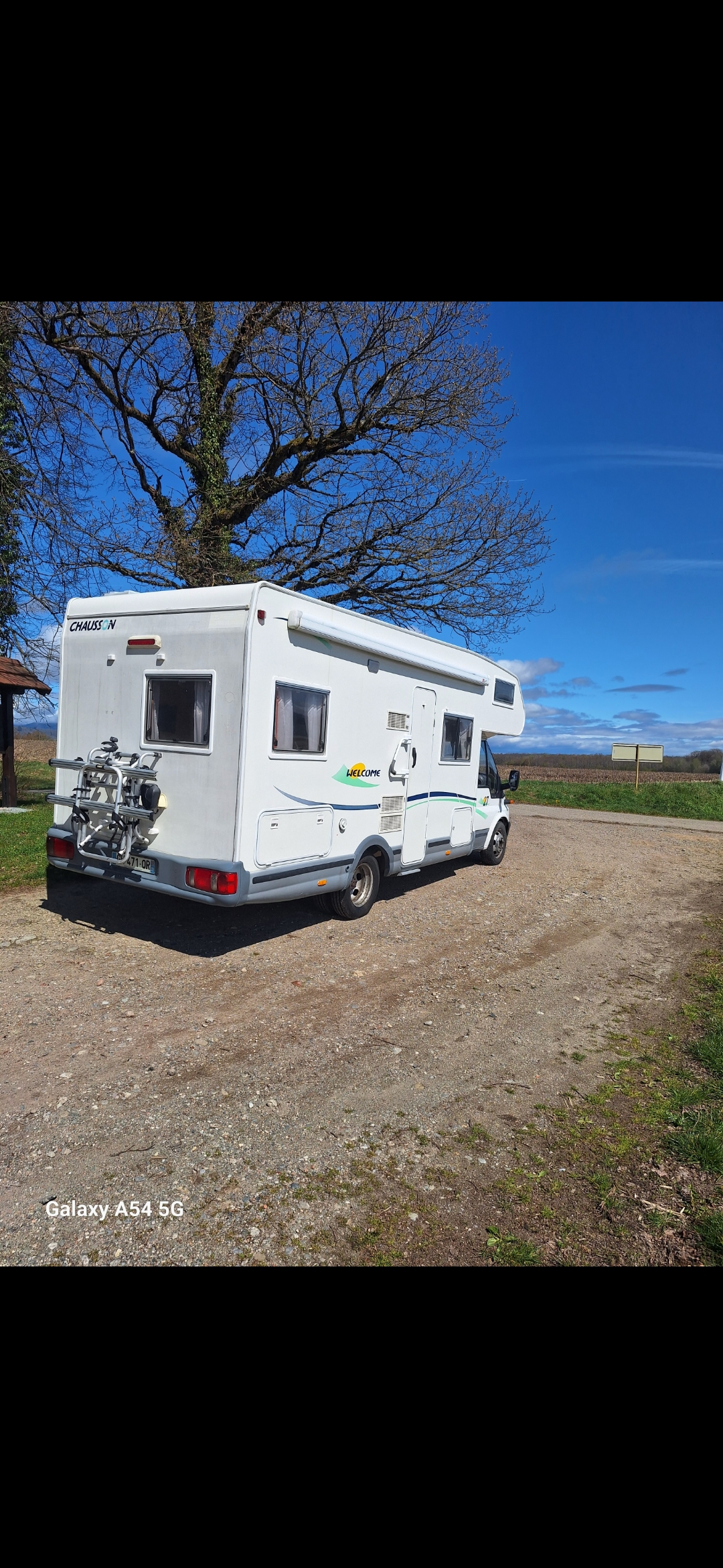 camping-car CHAUSSON WELCOME  extérieur / latéral gauche