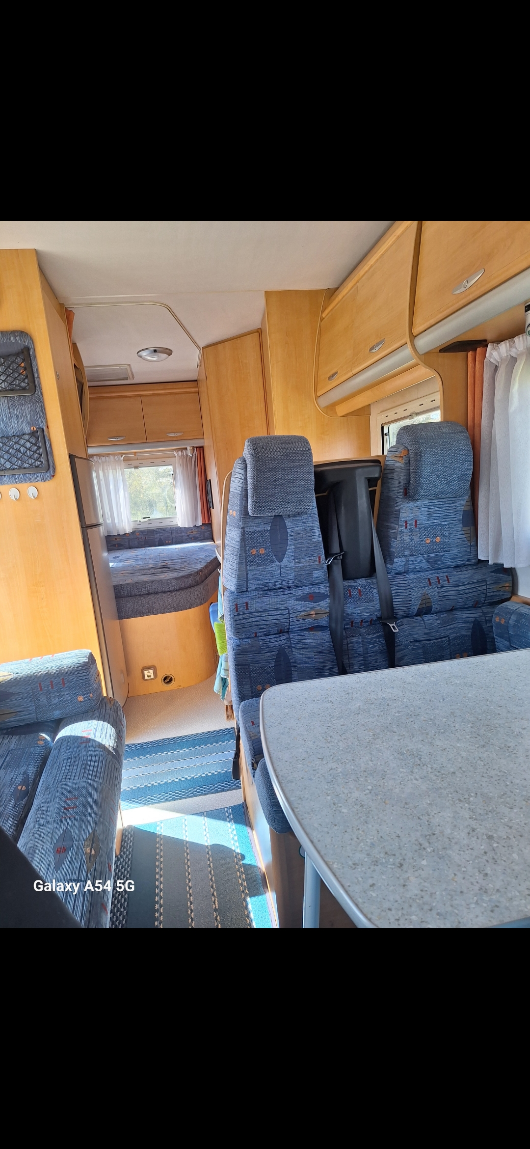 camping-car CHAUSSON WELCOME  intérieur / coin salon