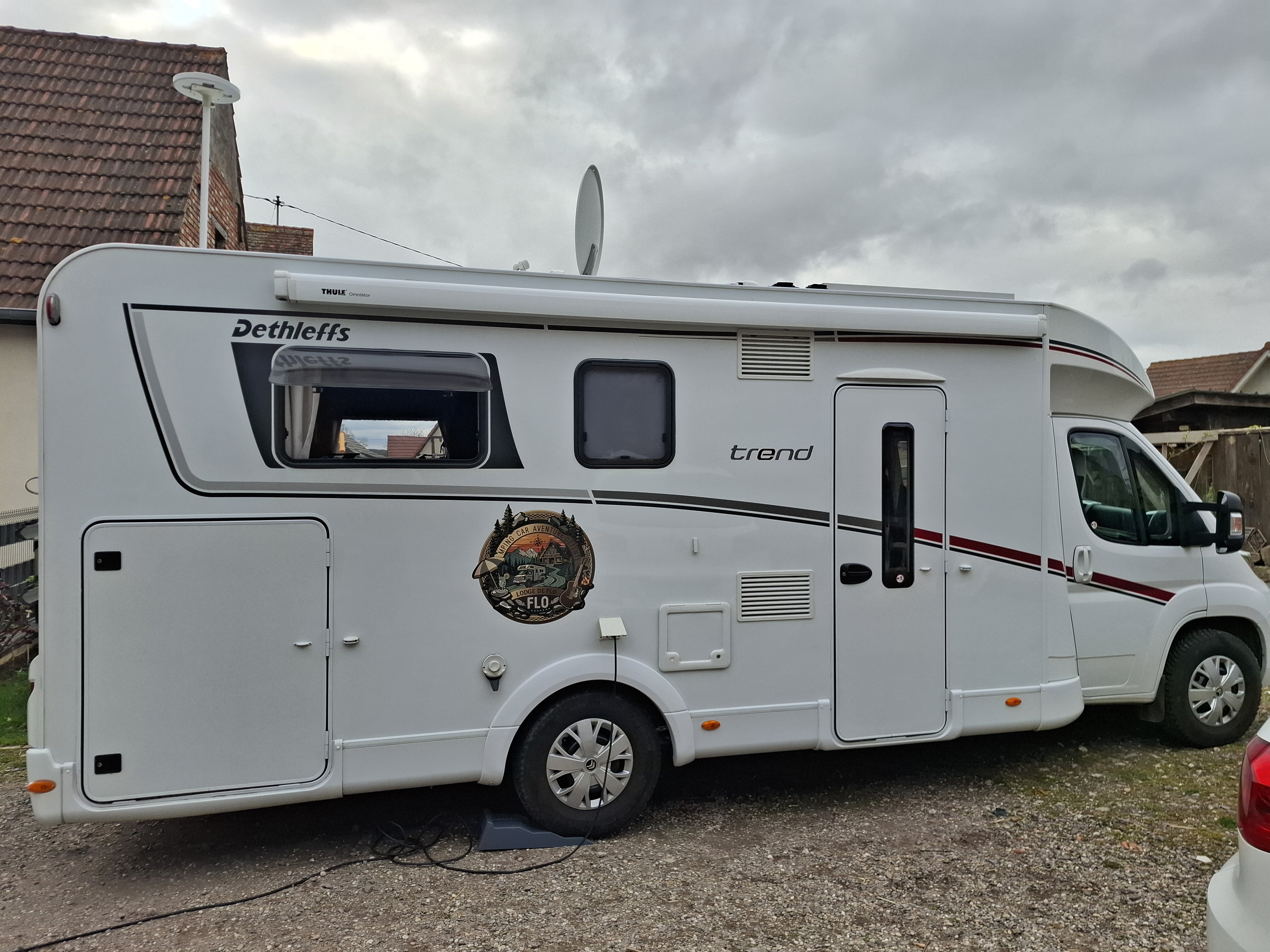 camping-car DETHLEFFS TREND T7057B  extérieur / face avant