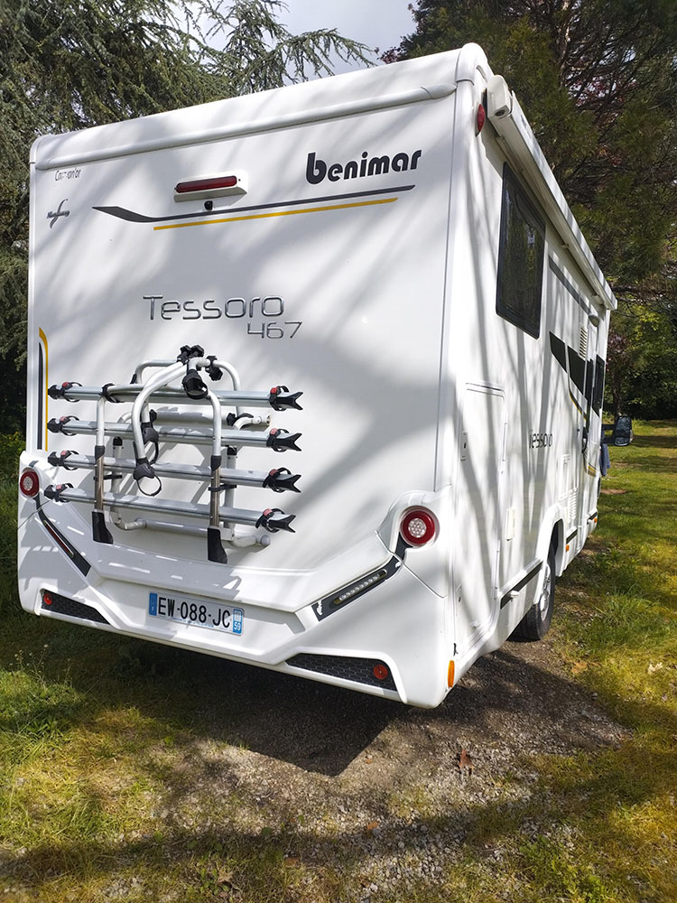 camping-car BENIMAR TESSORO 467  extérieur / arrière