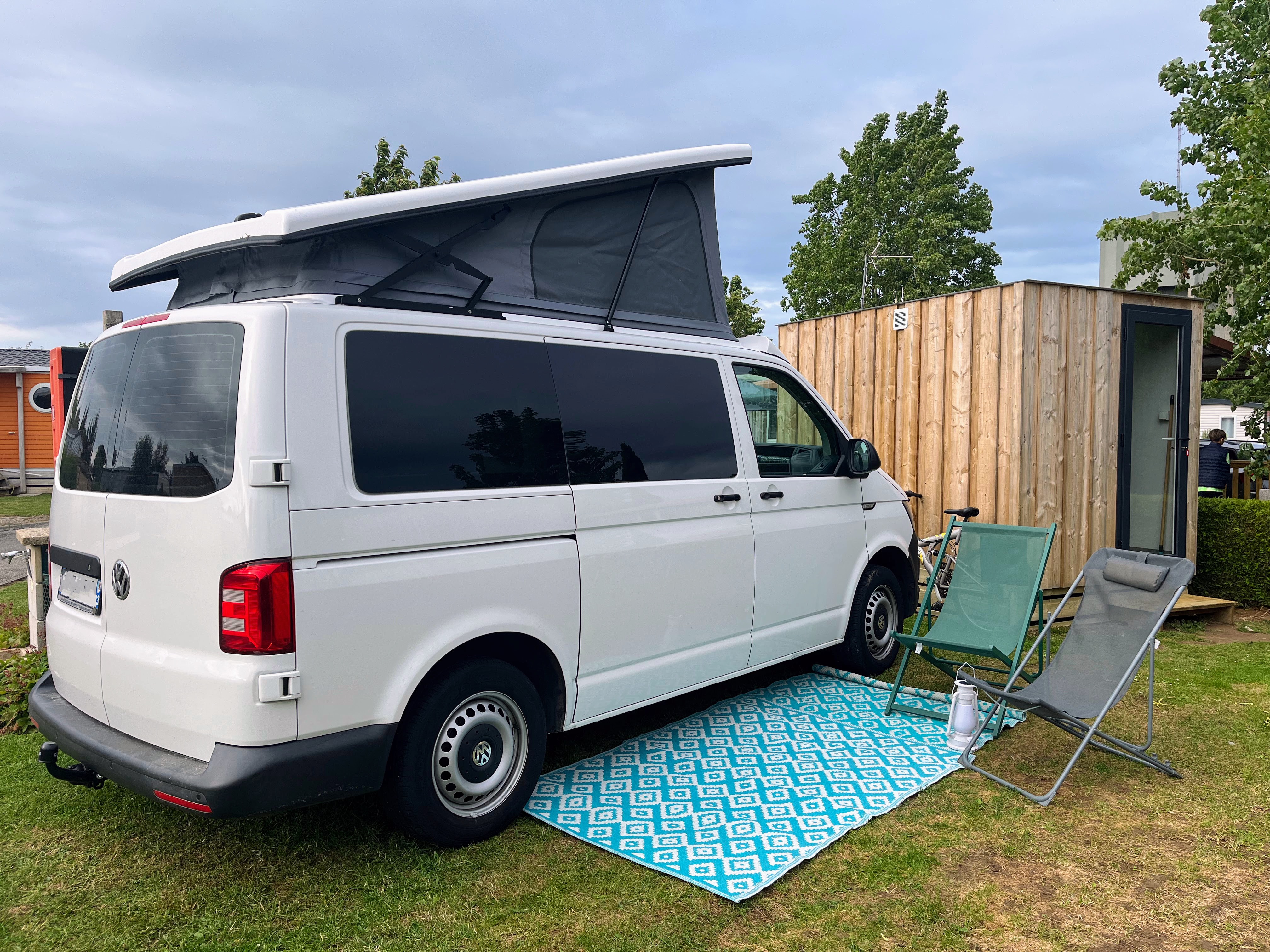 camping-car VOLKSWAGEN TRANSPORTEUR T6  extérieur / latéral gauche