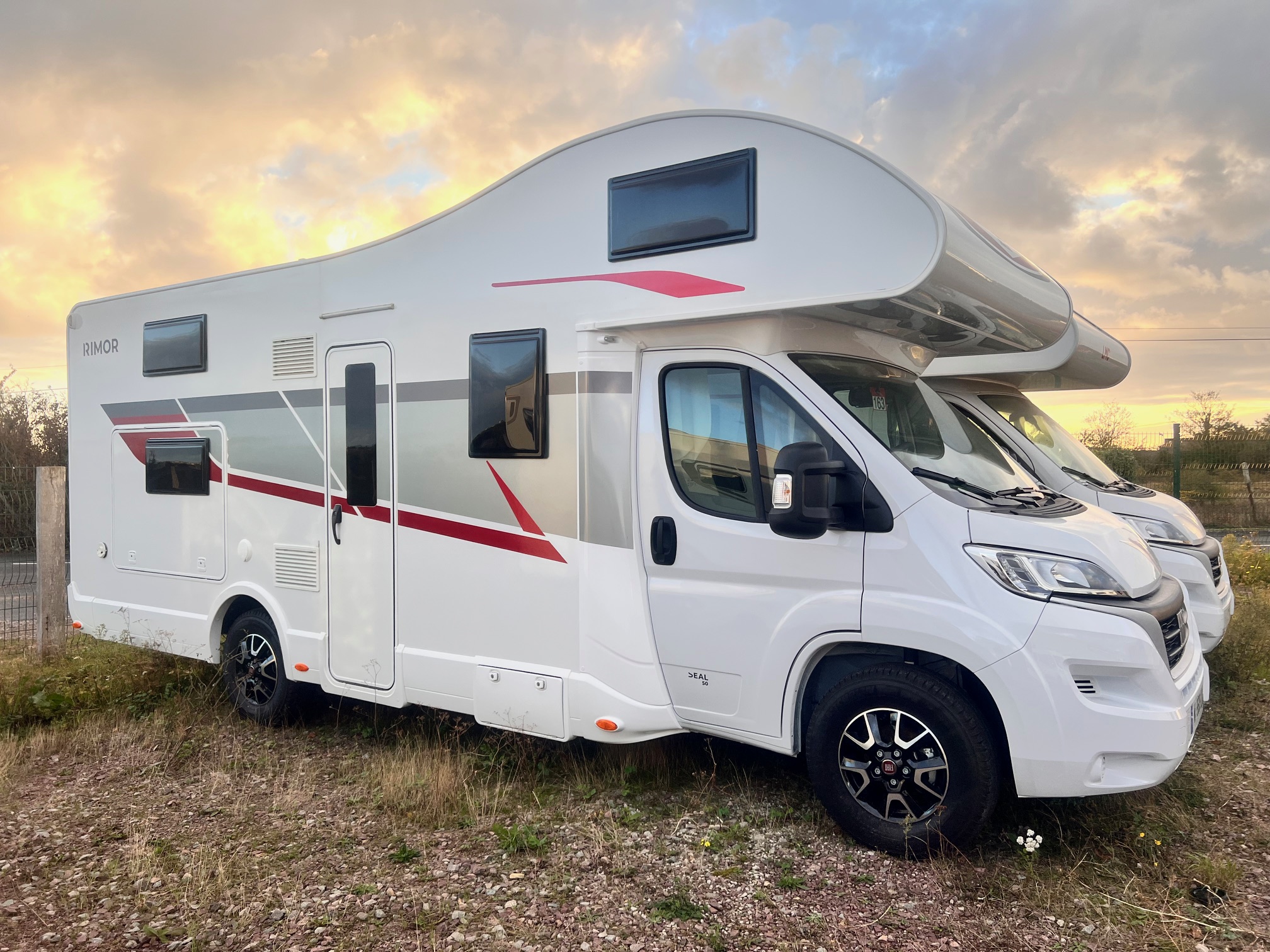 camping-car RIMOR SEAL 50  extérieur / face avant