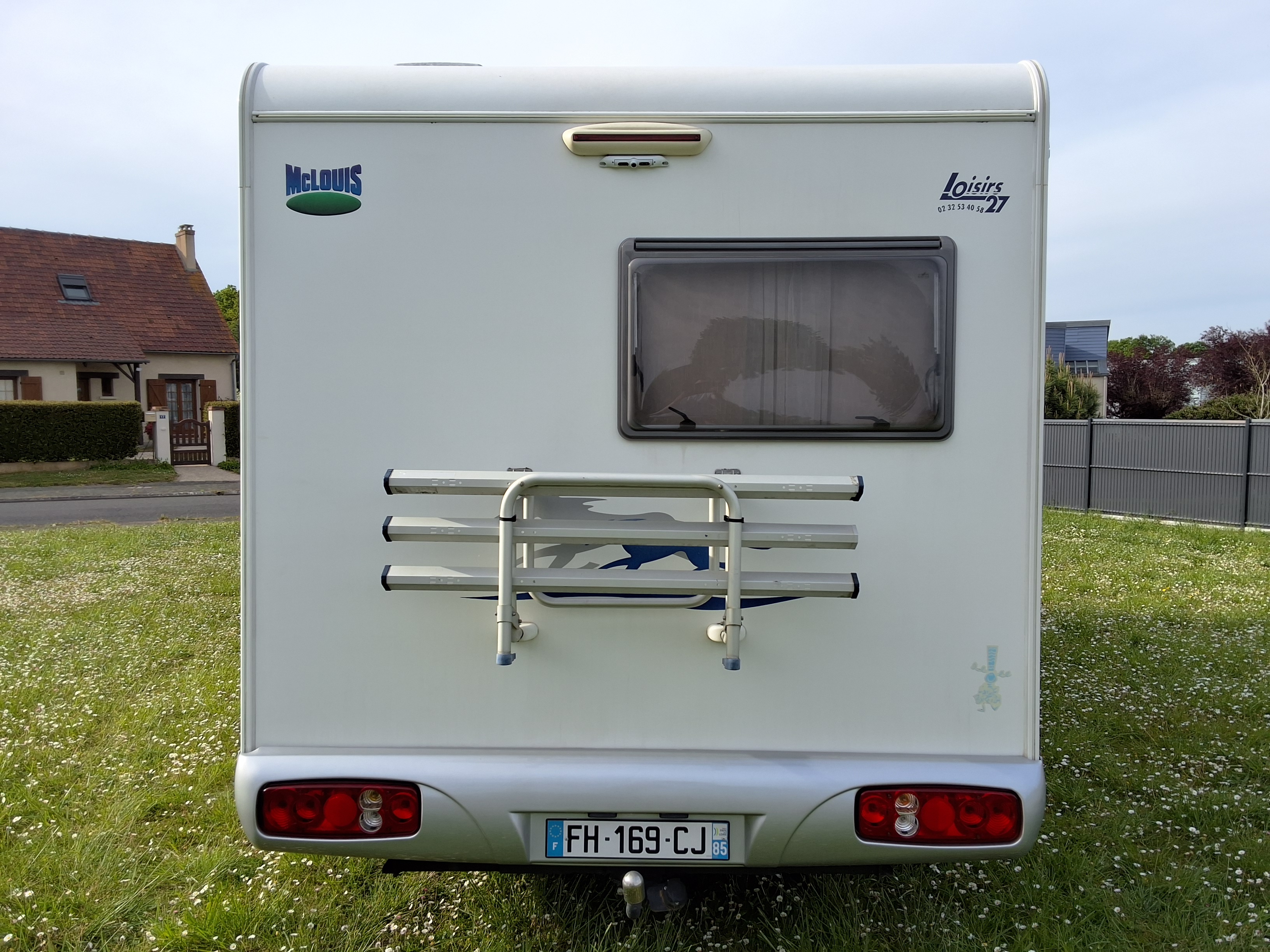 camping-car MC LOUIS YEARLING  extérieur / arrière