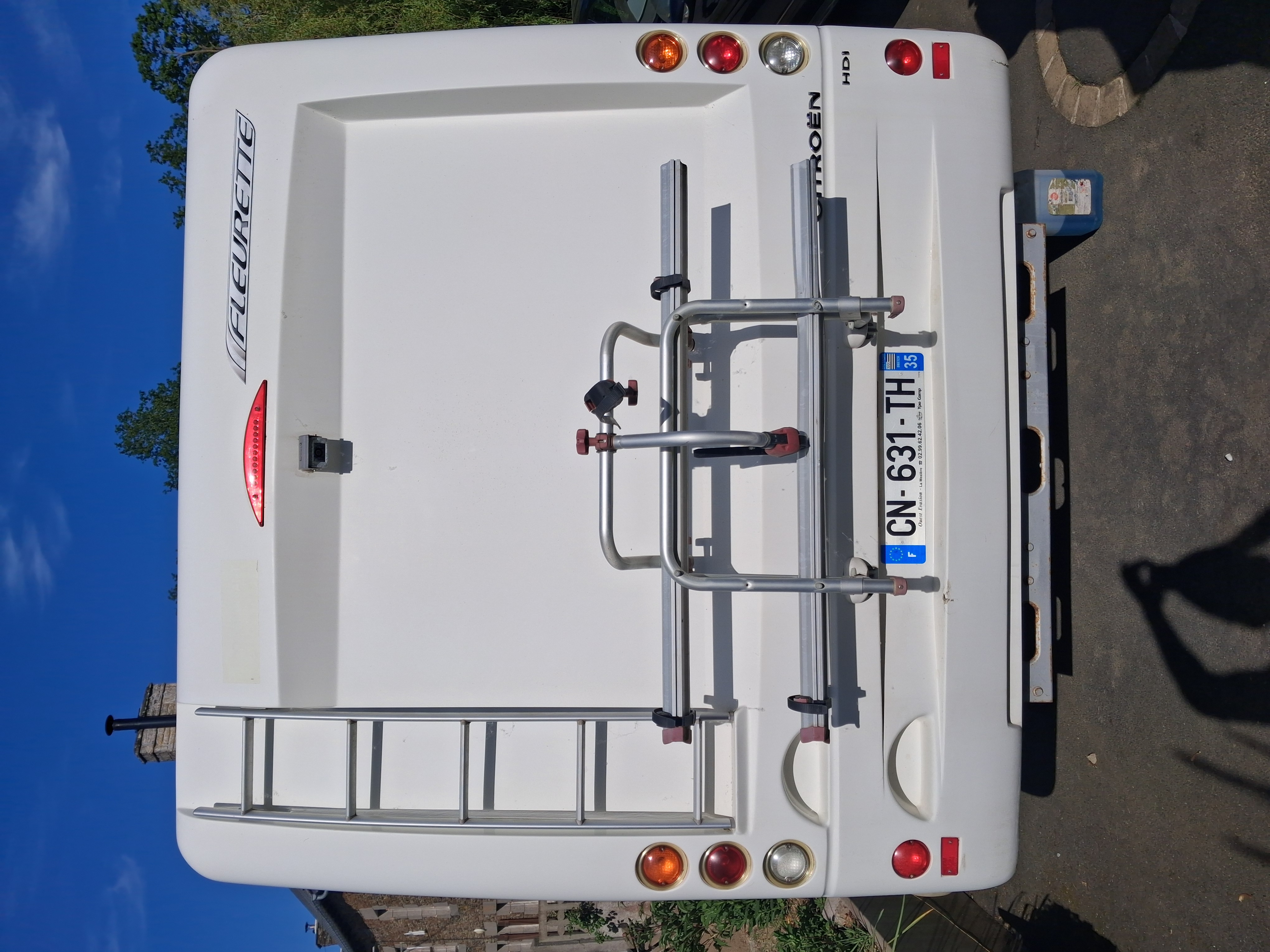 camping-car FLEURETTE C72  extérieur / arrière