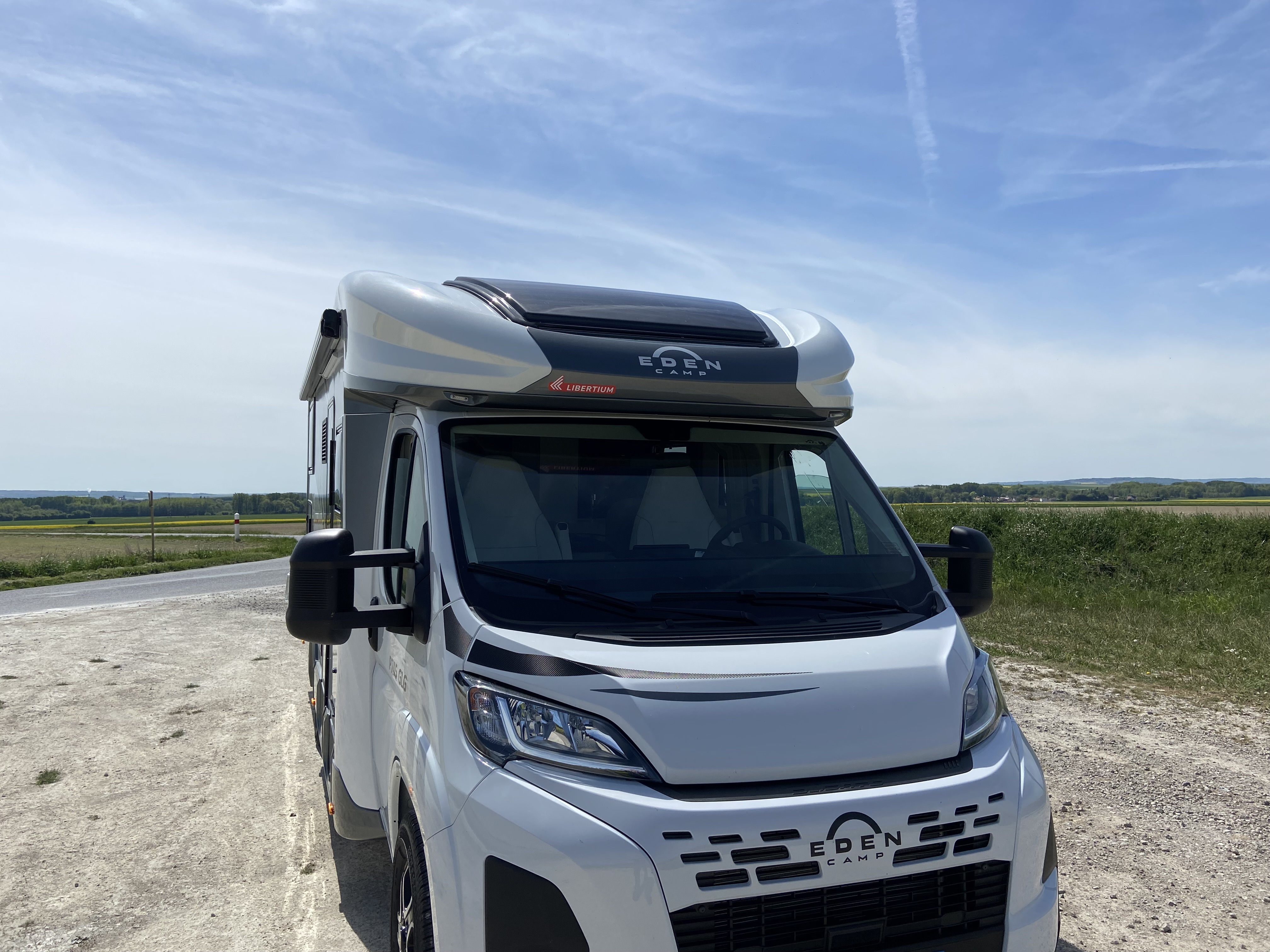 camping-car EDEN CAMP P745 GLG  extérieur / face avant