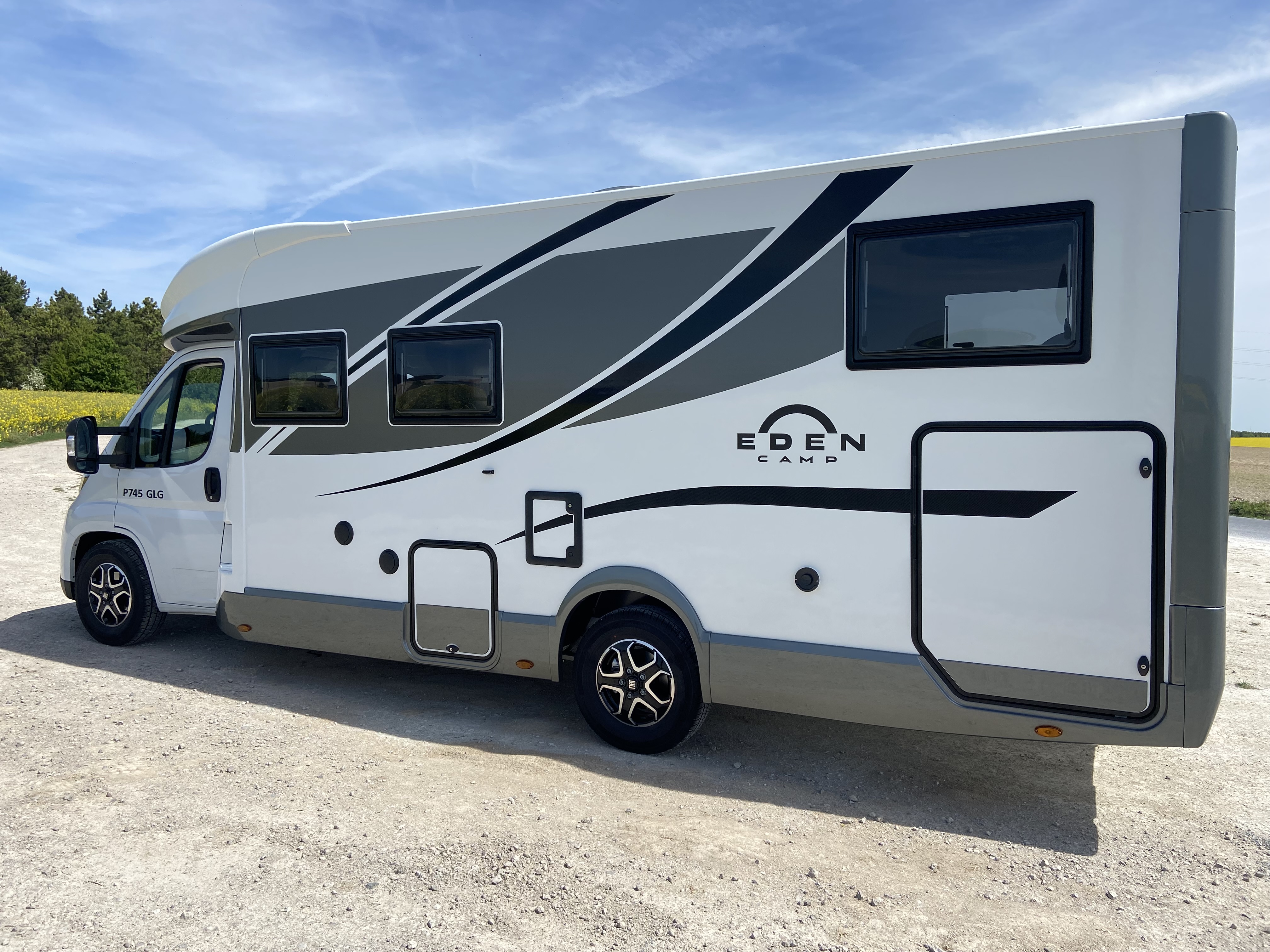 camping-car EDEN CAMP P745 GLG  extérieur / latéral gauche
