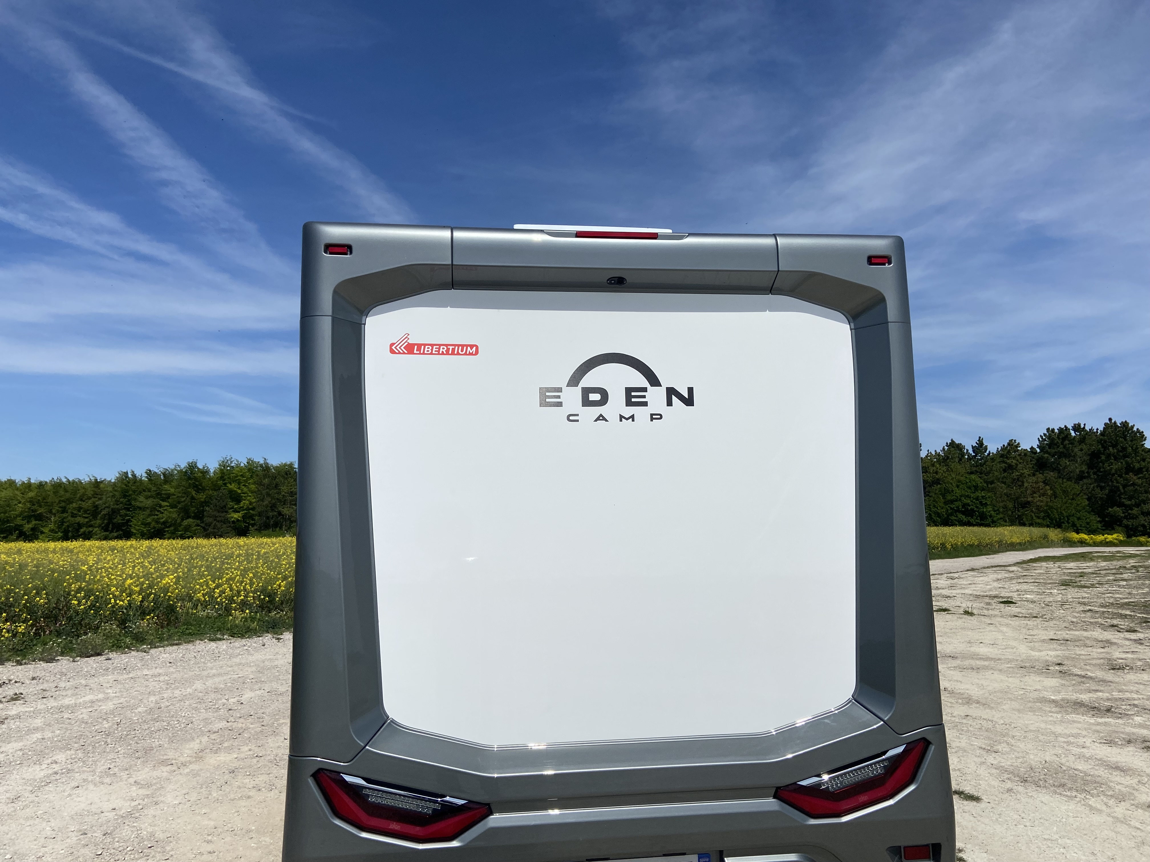 camping-car EDEN CAMP P745 GLG  extérieur / arrière