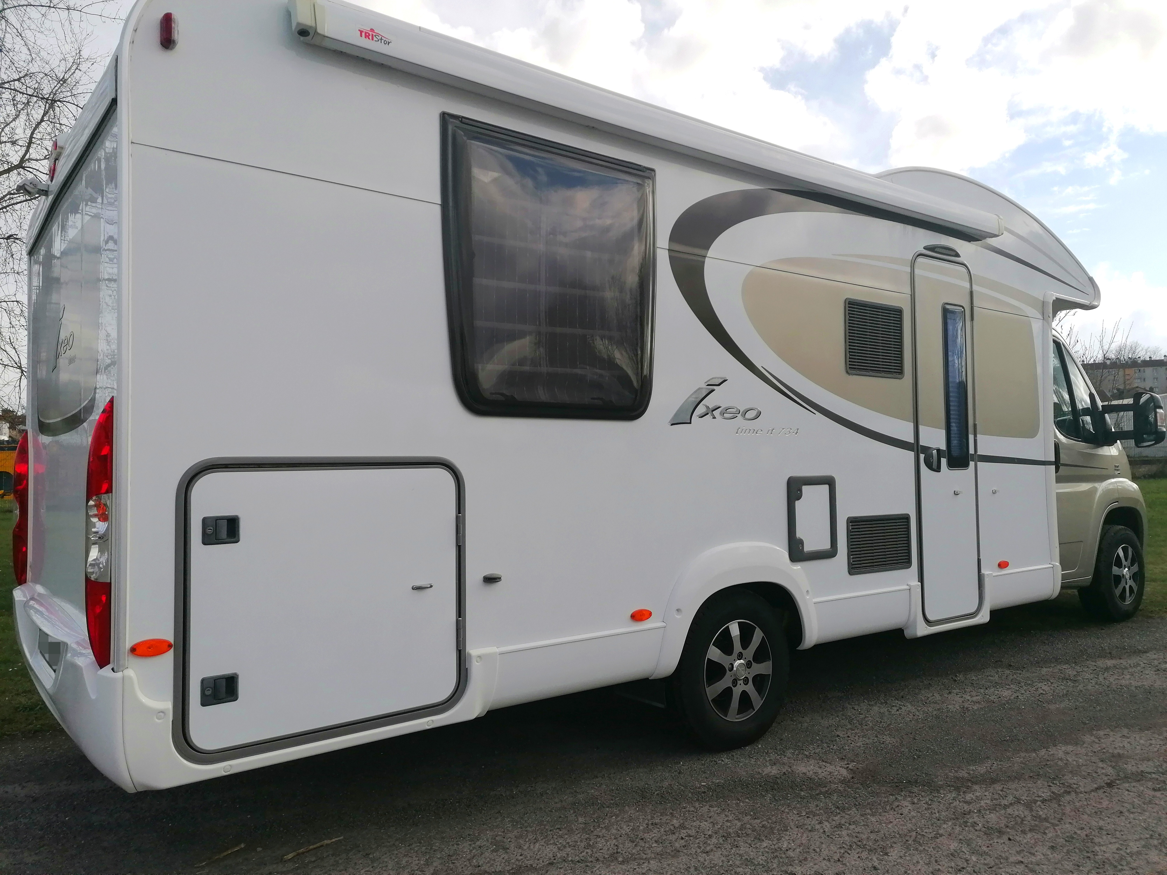 camping-car BURSTNER IXEO TIME IT734  extérieur / arrière