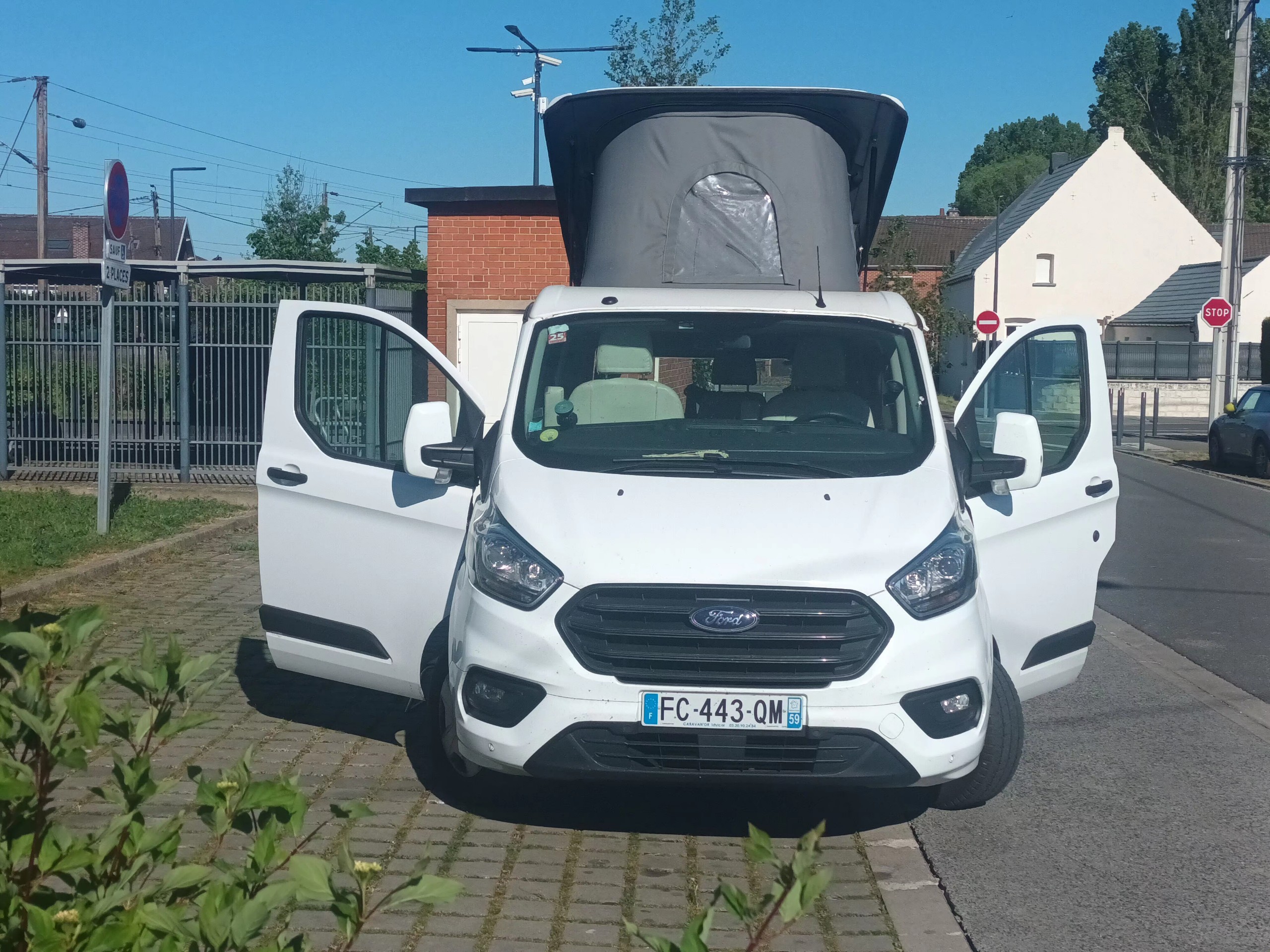 camping-car CAMPEREVE COMPACT  extérieur / face avant