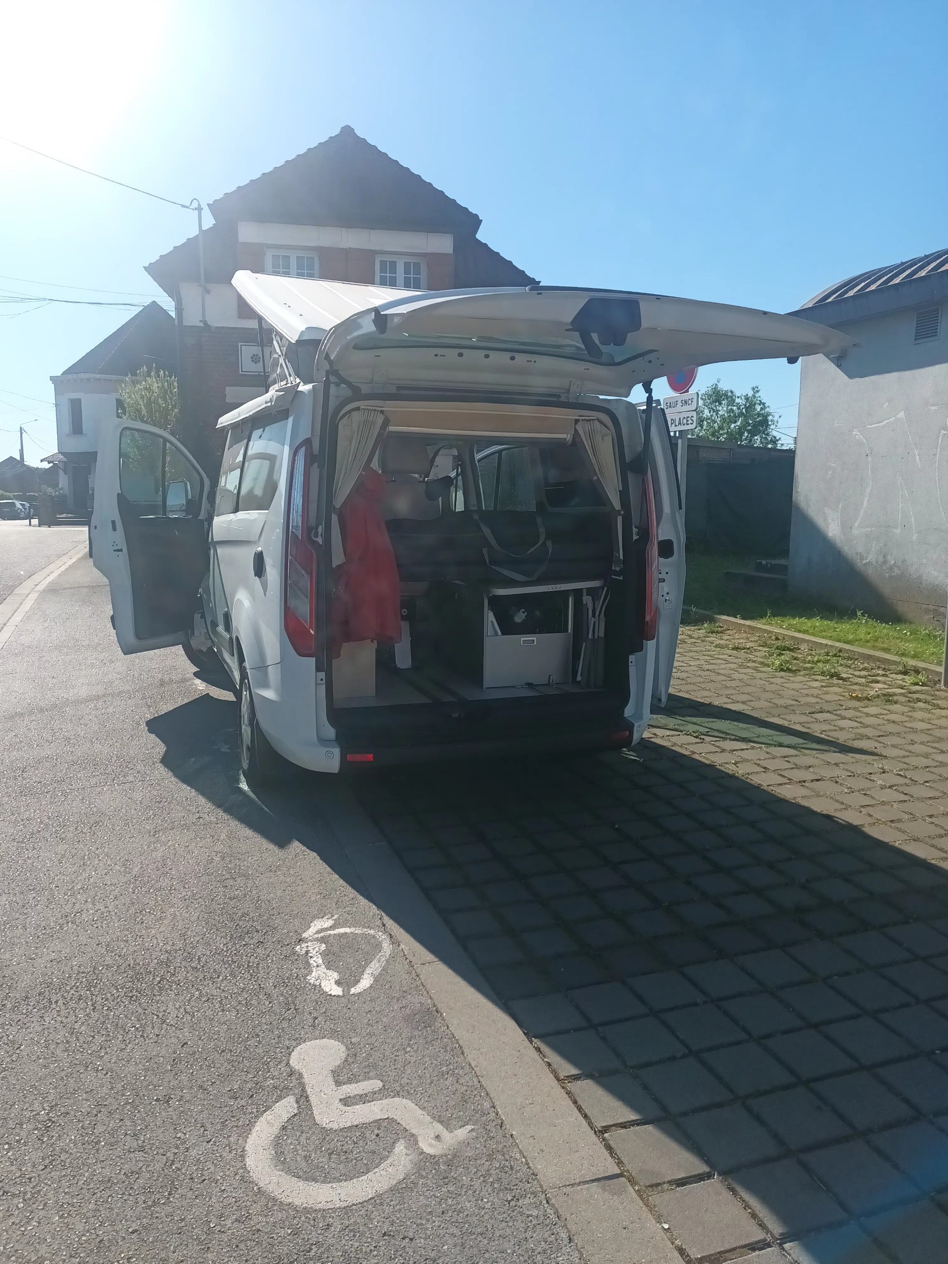 camping-car CAMPEREVE COMPACT  extérieur / arrière