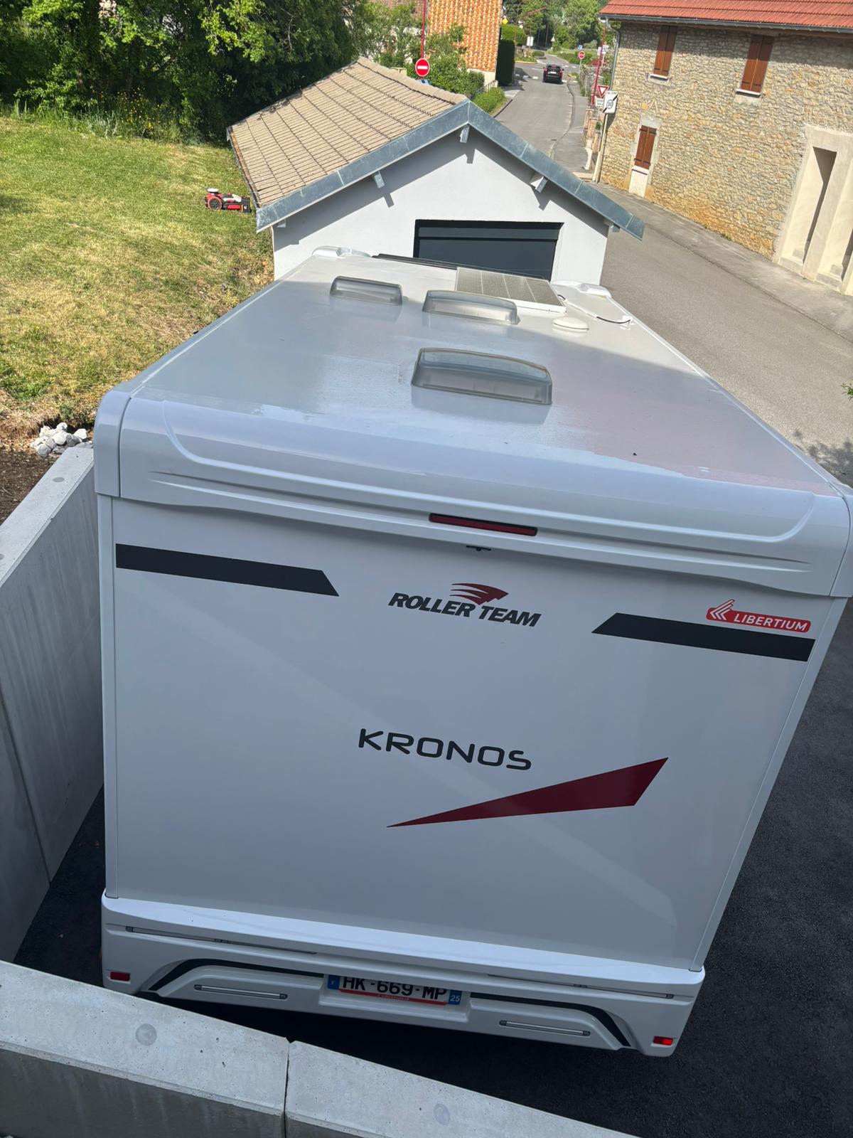 camping-car ROLLER TEAM 266TL  extérieur / arrière