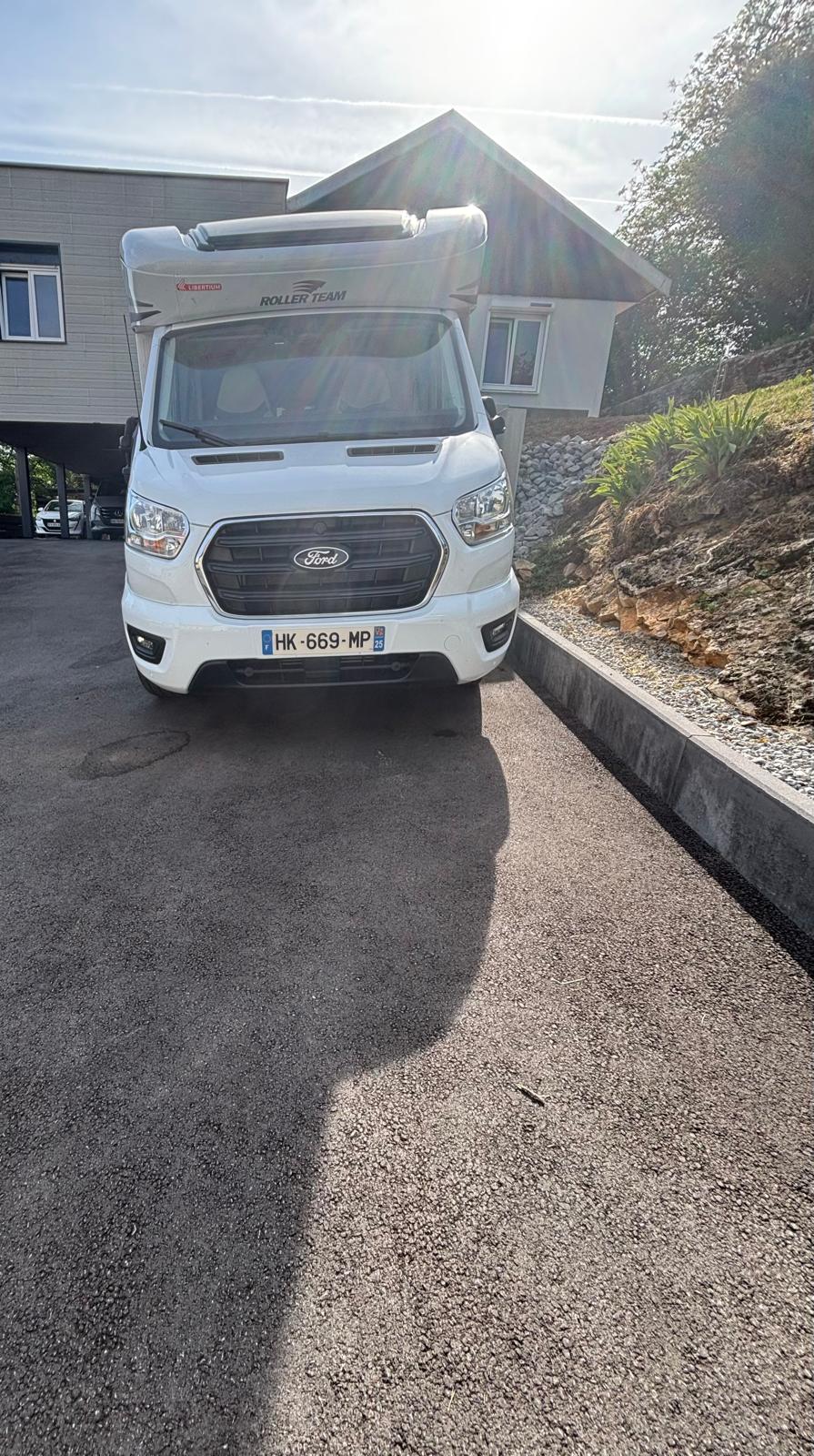 camping-car ROLLER TEAM 266TL  extérieur / face avant