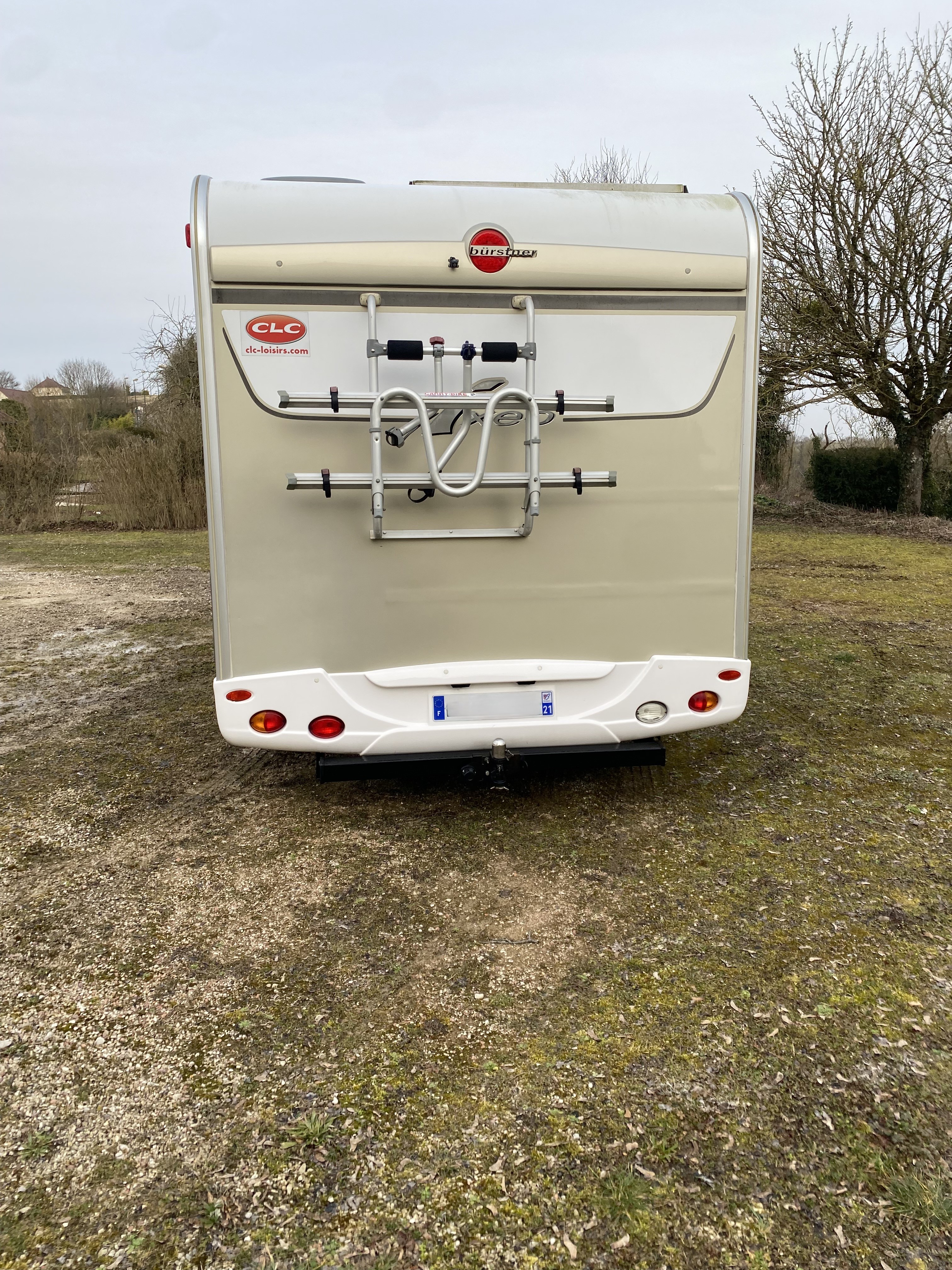camping-car BURSTNER IXEO IT 664  extérieur / arrière