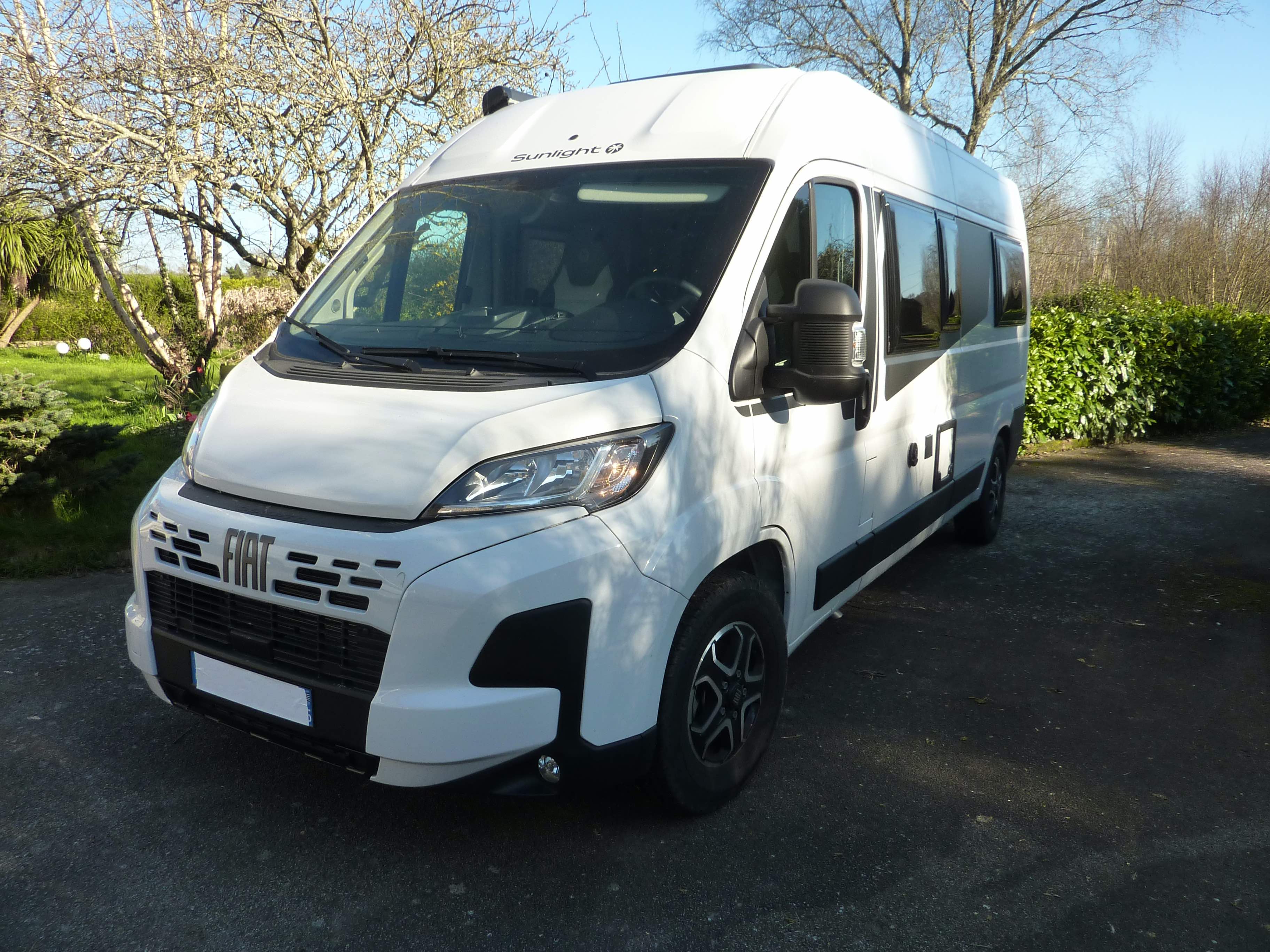 camping-car CAPRON SUNLIGHT ADVENTURE 204  extérieur / latéral gauche