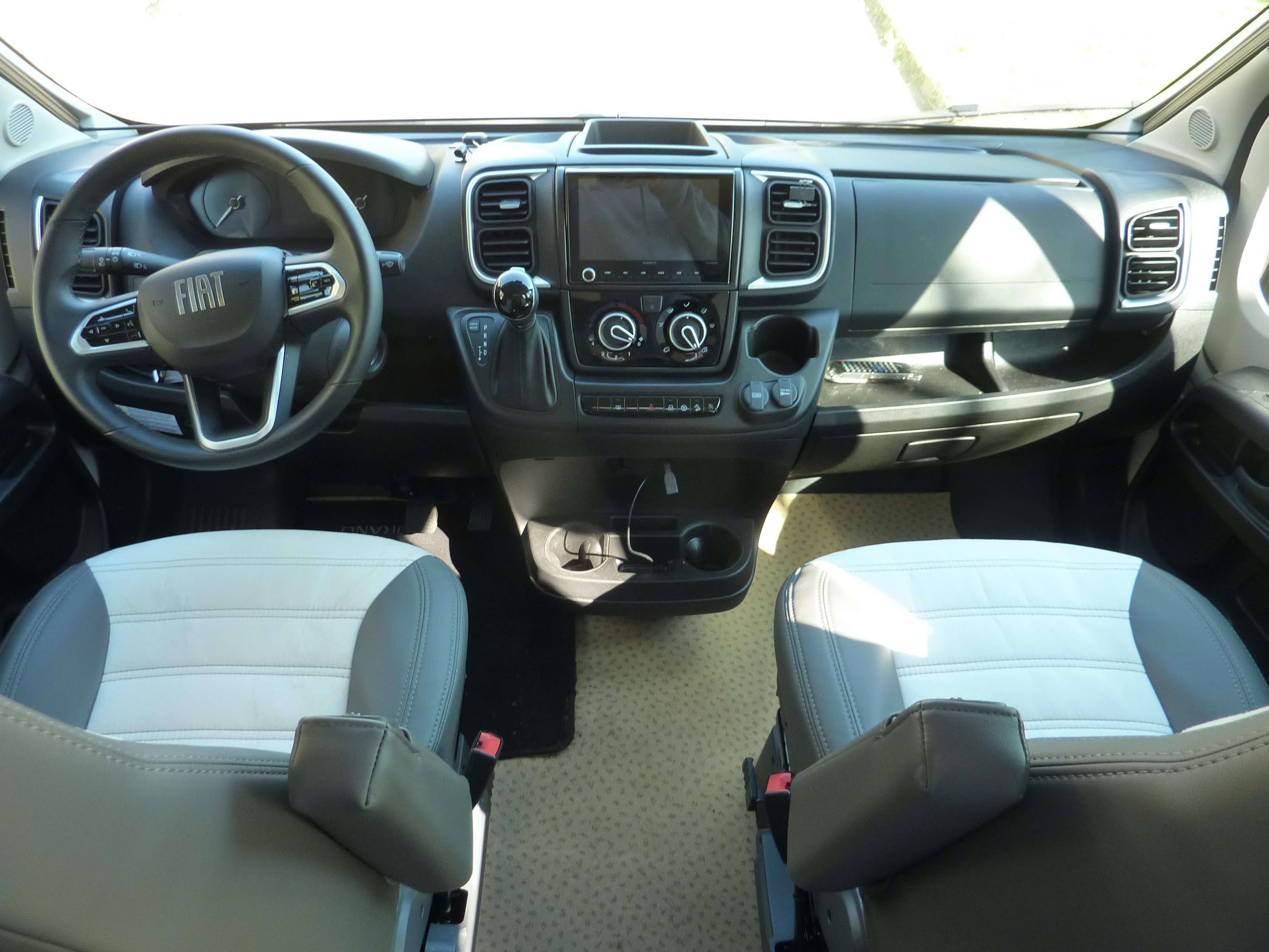 camping-car CAPRON SUNLIGHT ADVENTURE 204  extérieur / latéral droit