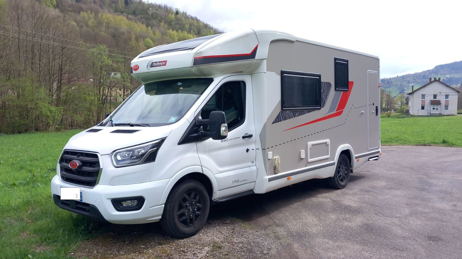 camping-car CHALLENGER TRIGANO FD4  extérieur / latéral gauche
