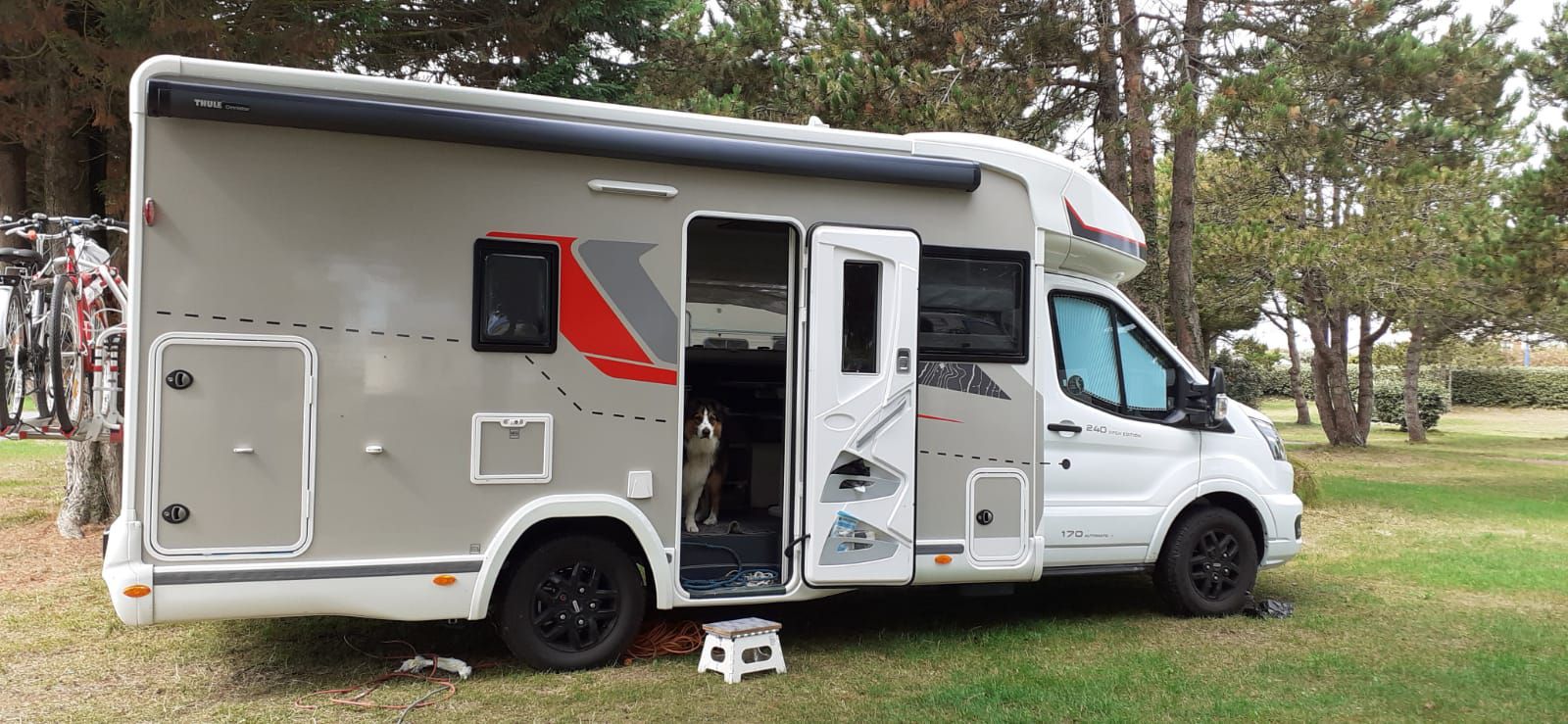 camping-car CHALLENGER TRIGANO FD4  extérieur / latéral droit