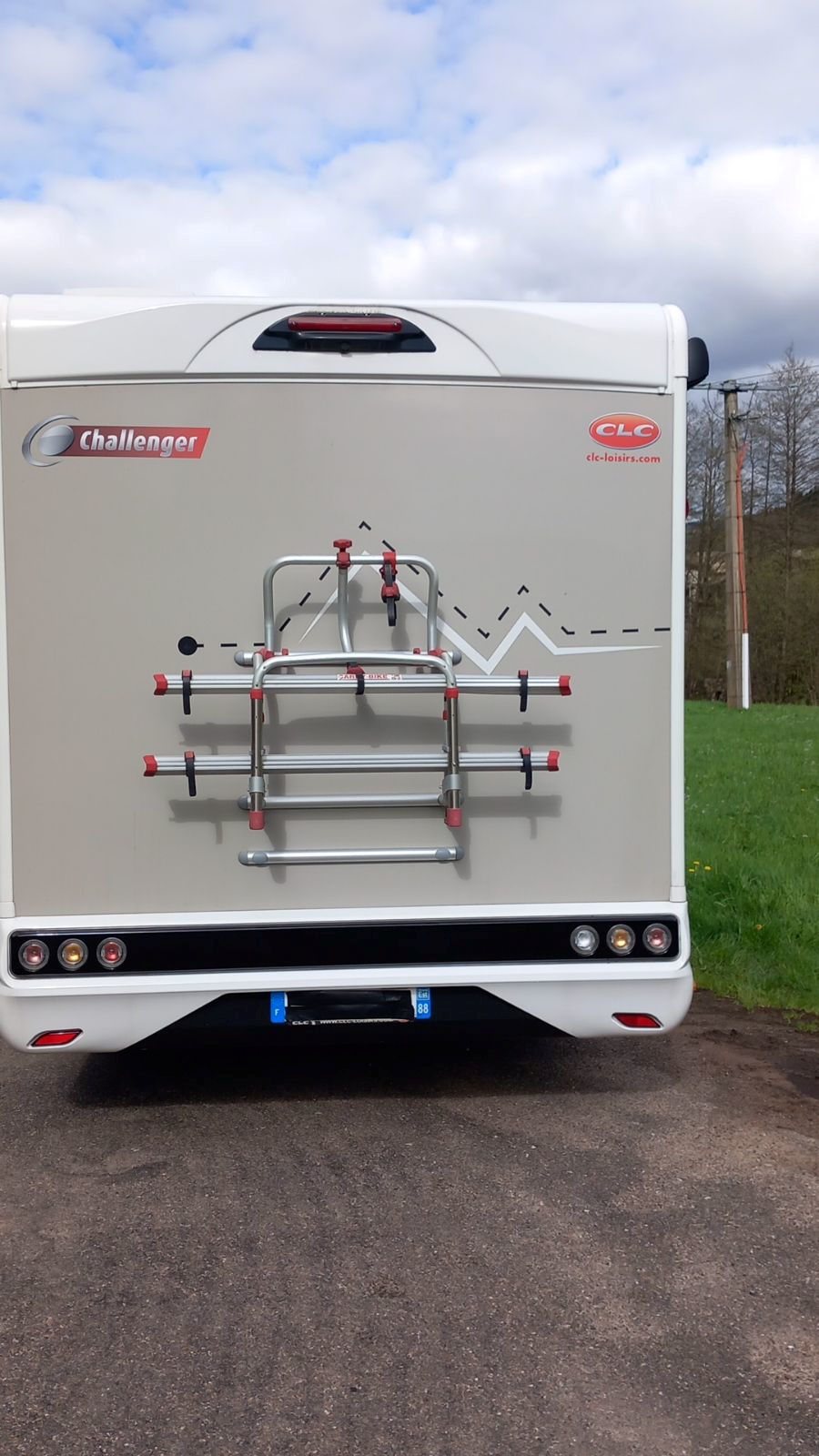 camping-car CHALLENGER TRIGANO FD4  extérieur / arrière