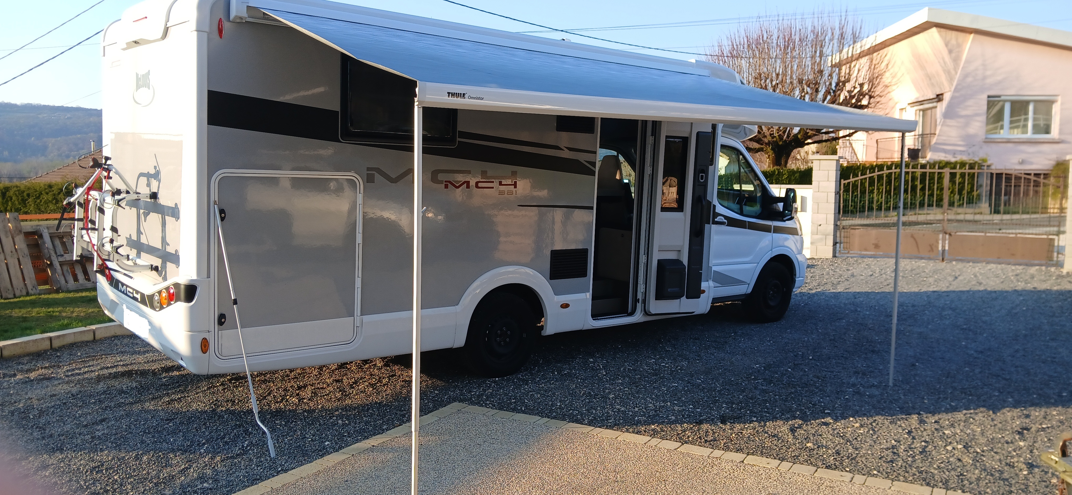 camping-car MC LOUIS MC4 381  extérieur / face avant