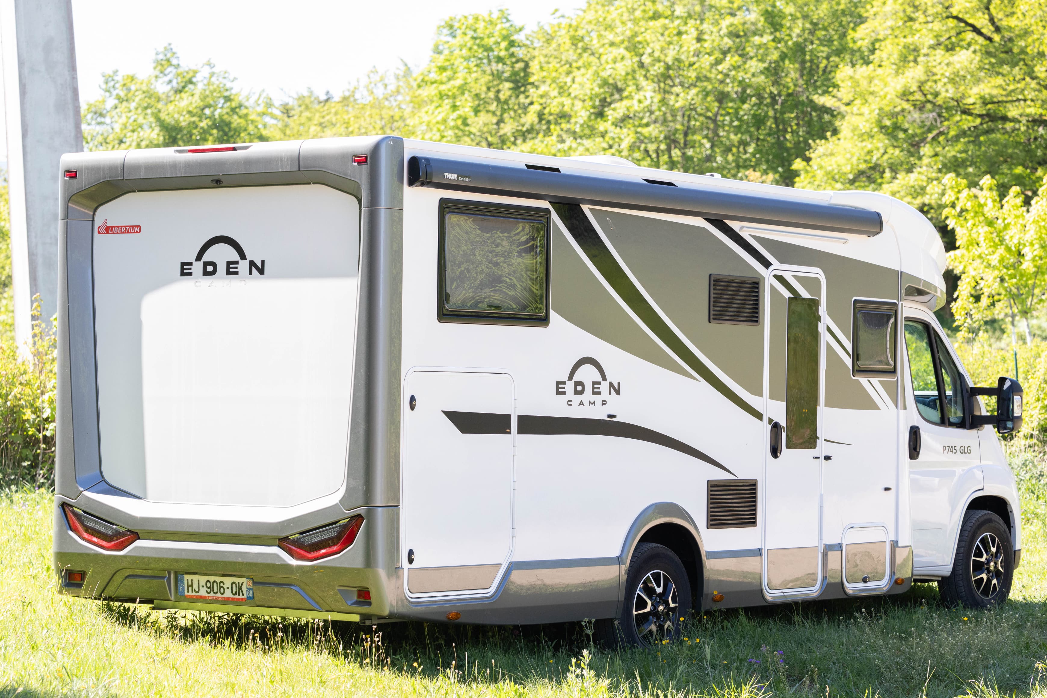 camping-car EDEN P745GLG  extérieur / latéral droit