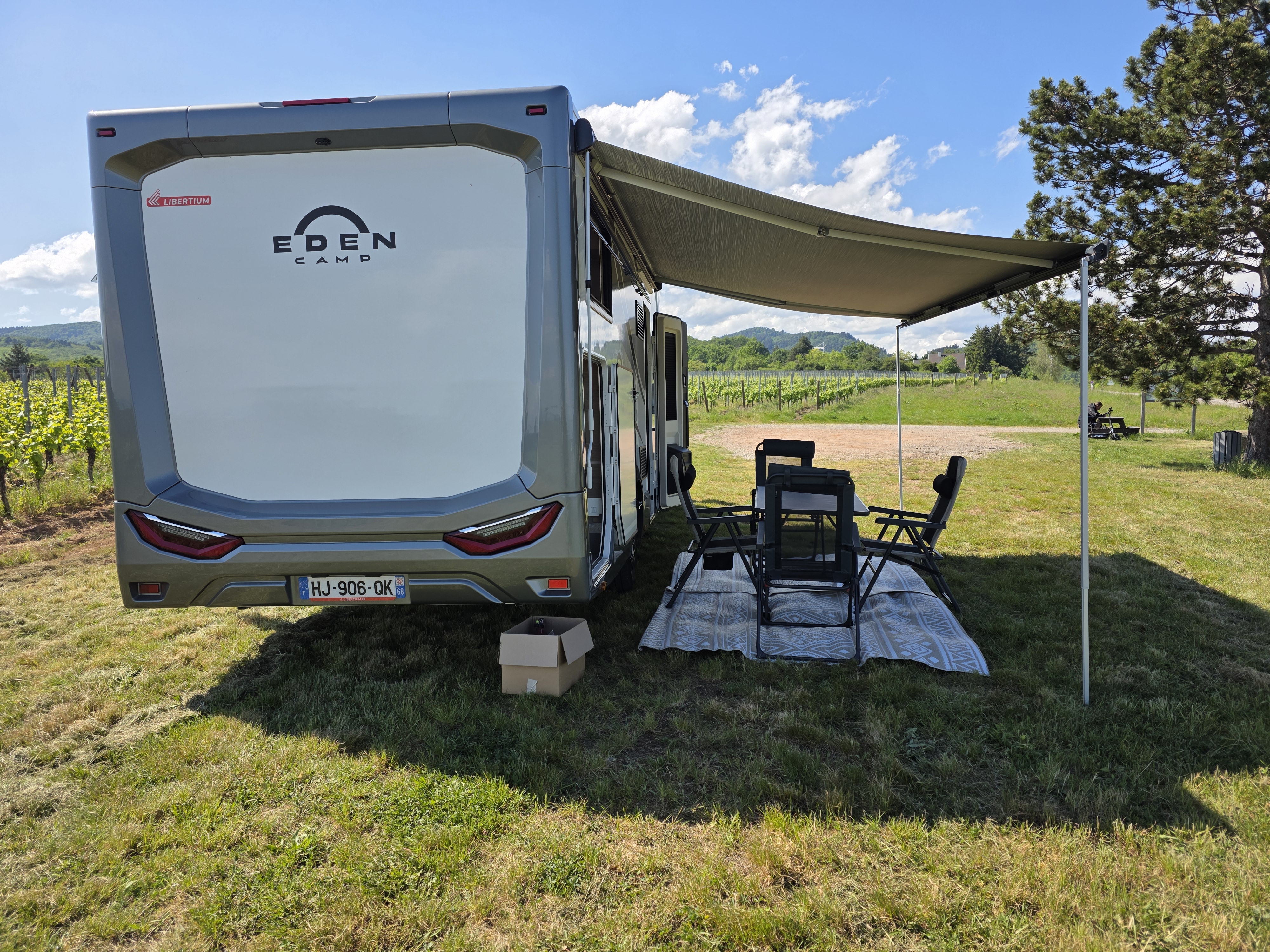 camping-car EDEN P745GLG  extérieur / arrière
