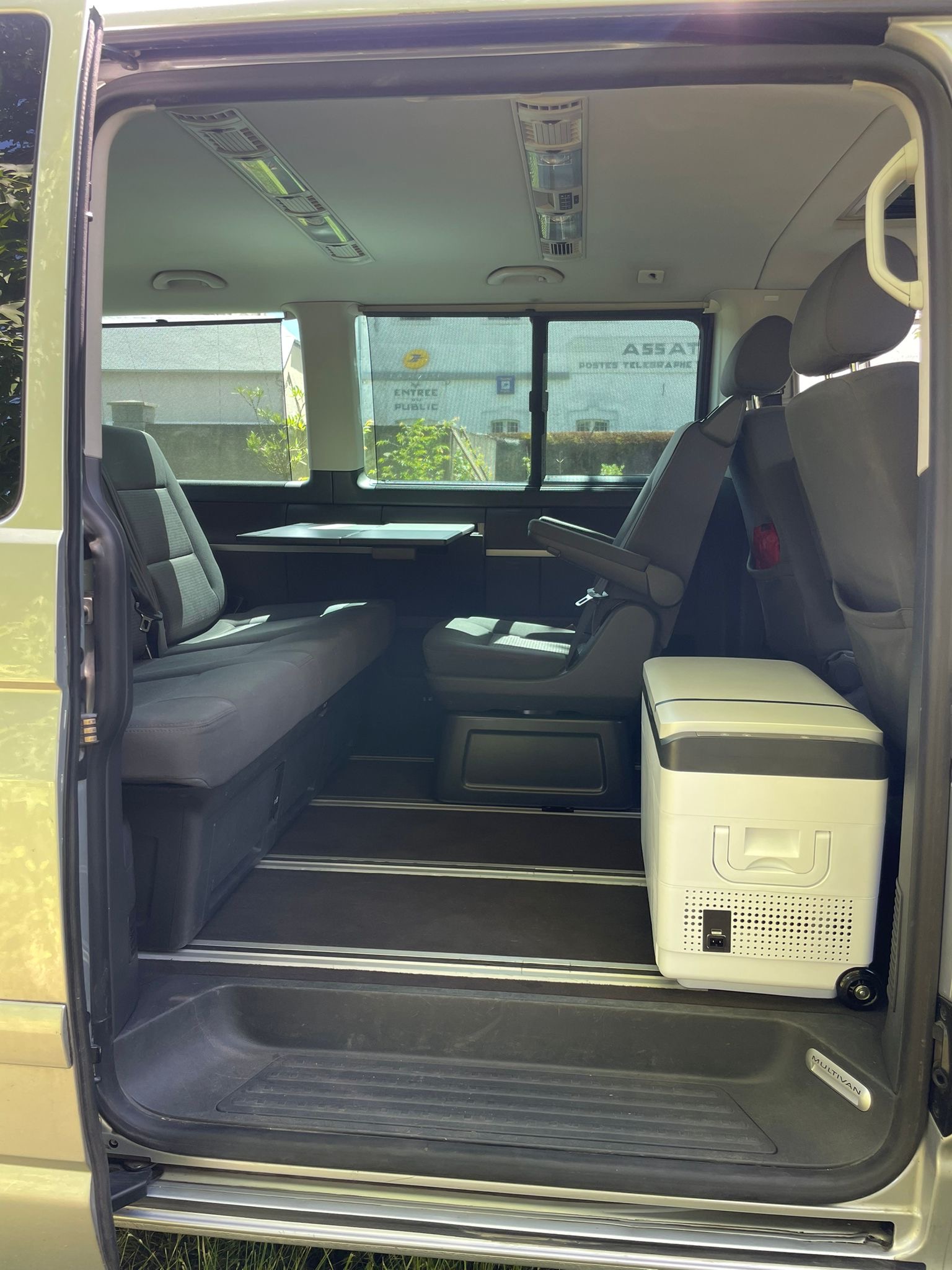 camping-car MULTIVAN T5  intérieur  / coin cuisine