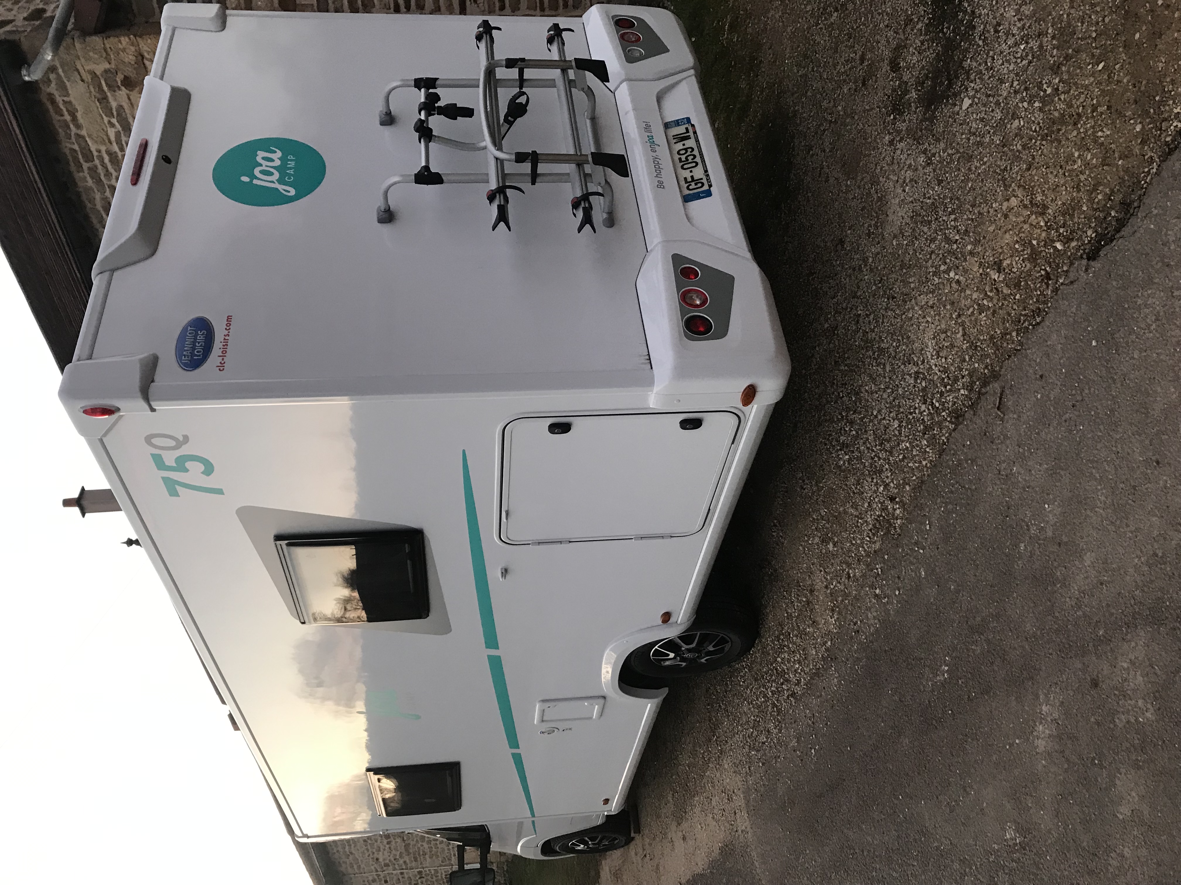camping-car JOA CAMP 75Q  extérieur / latéral gauche