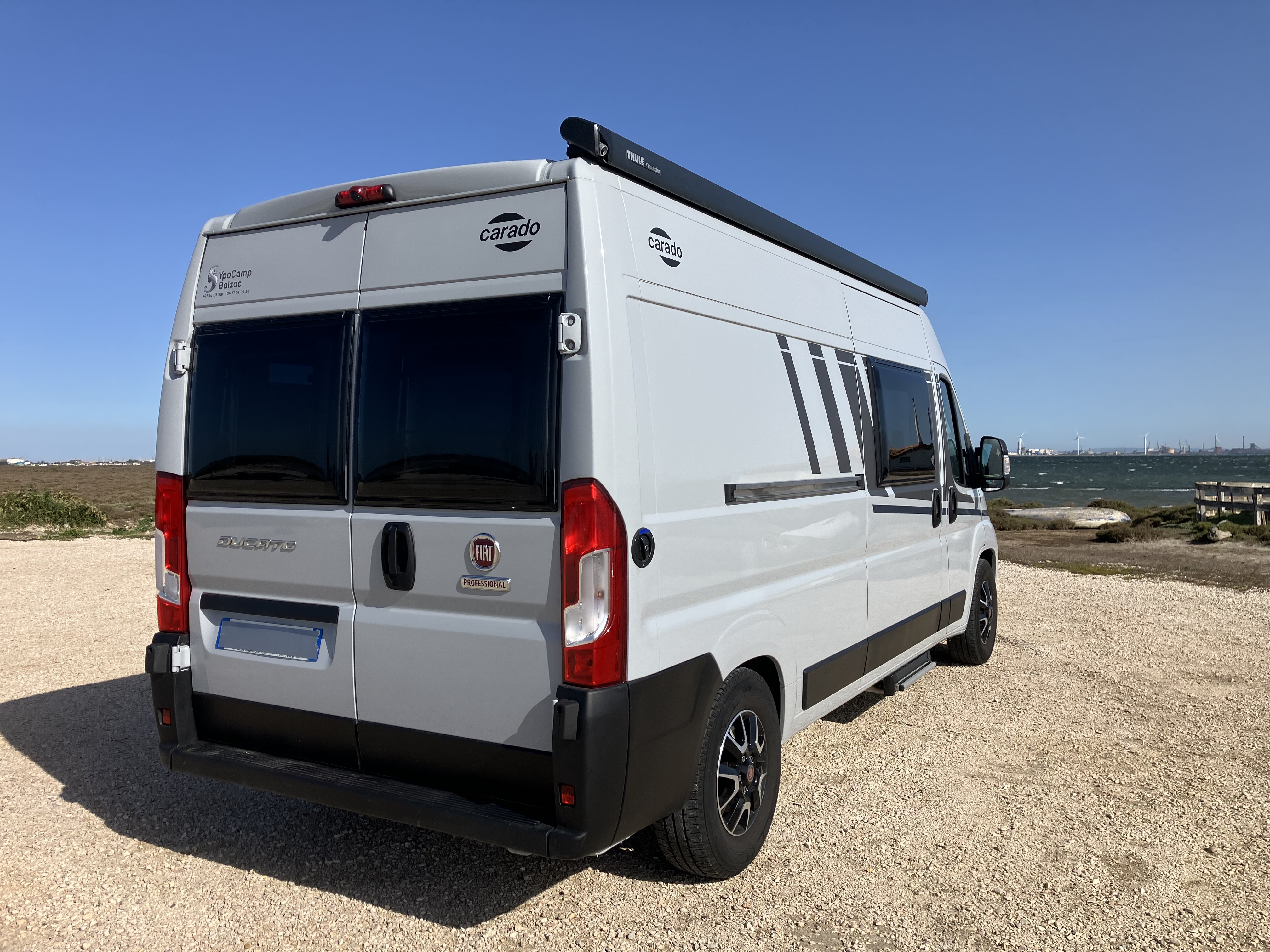 camping-car CARADO C 600  extérieur / arrière
