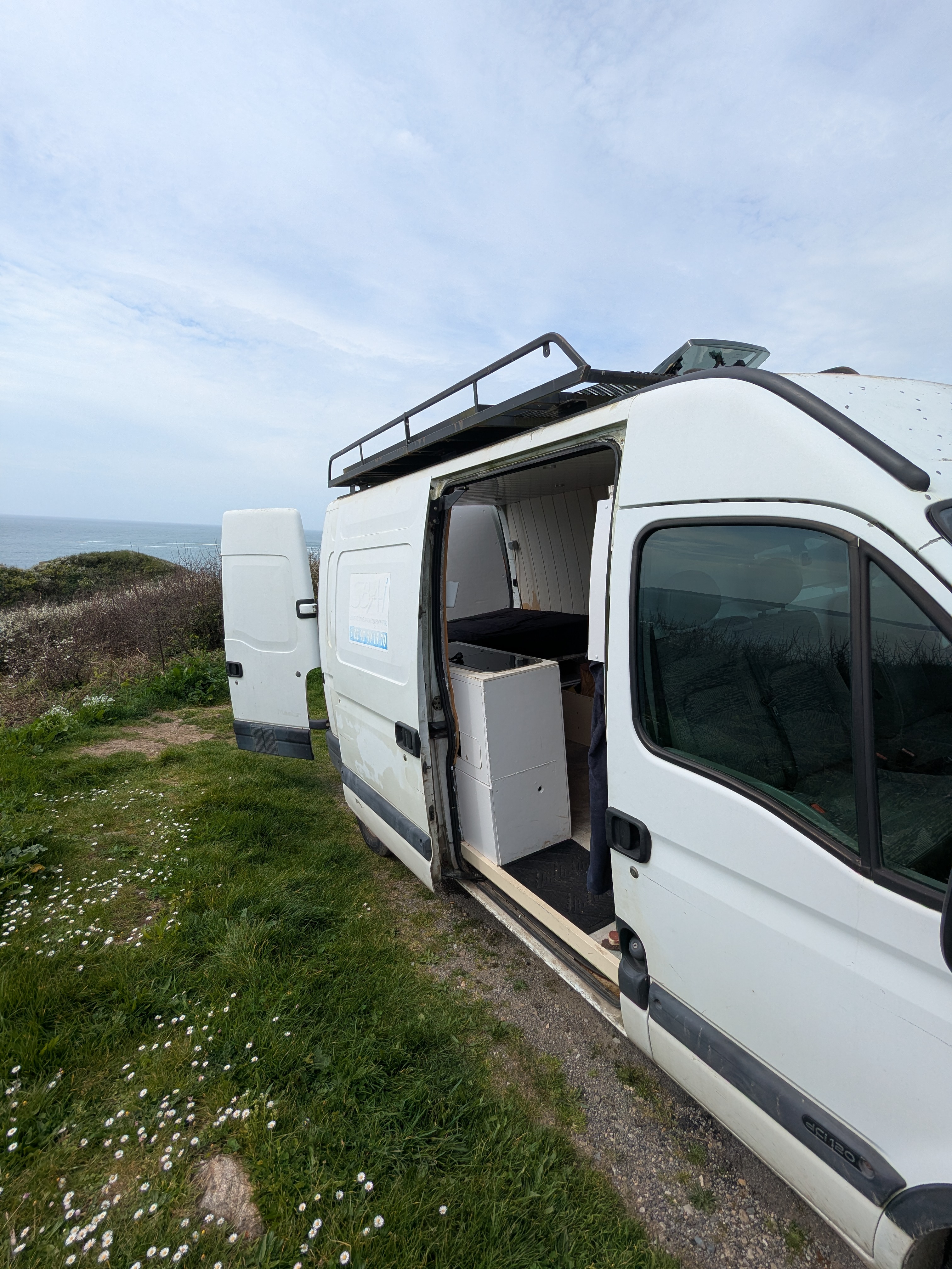 camping-car RENAULT MASTER  extérieur / face avant