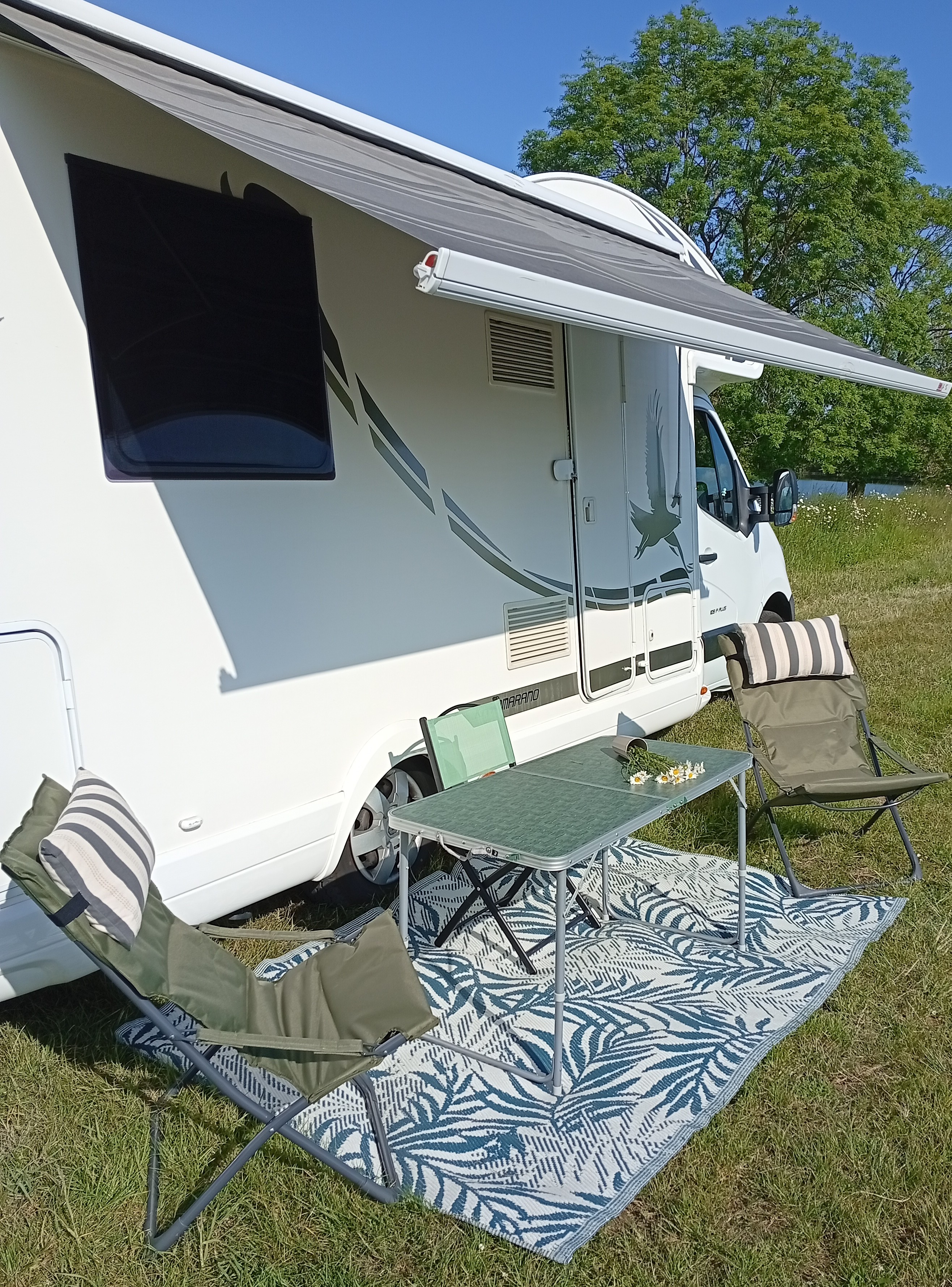 camping-car RIMOR KATANAMARO  extérieur / latéral droit